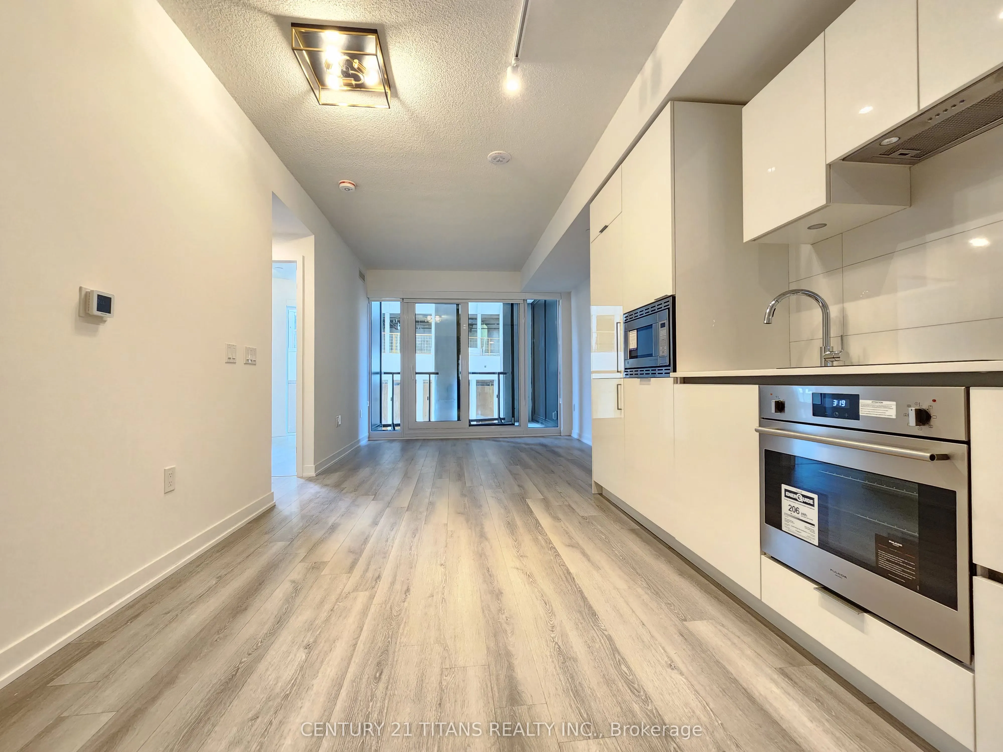 238 Simcoe Street, #506