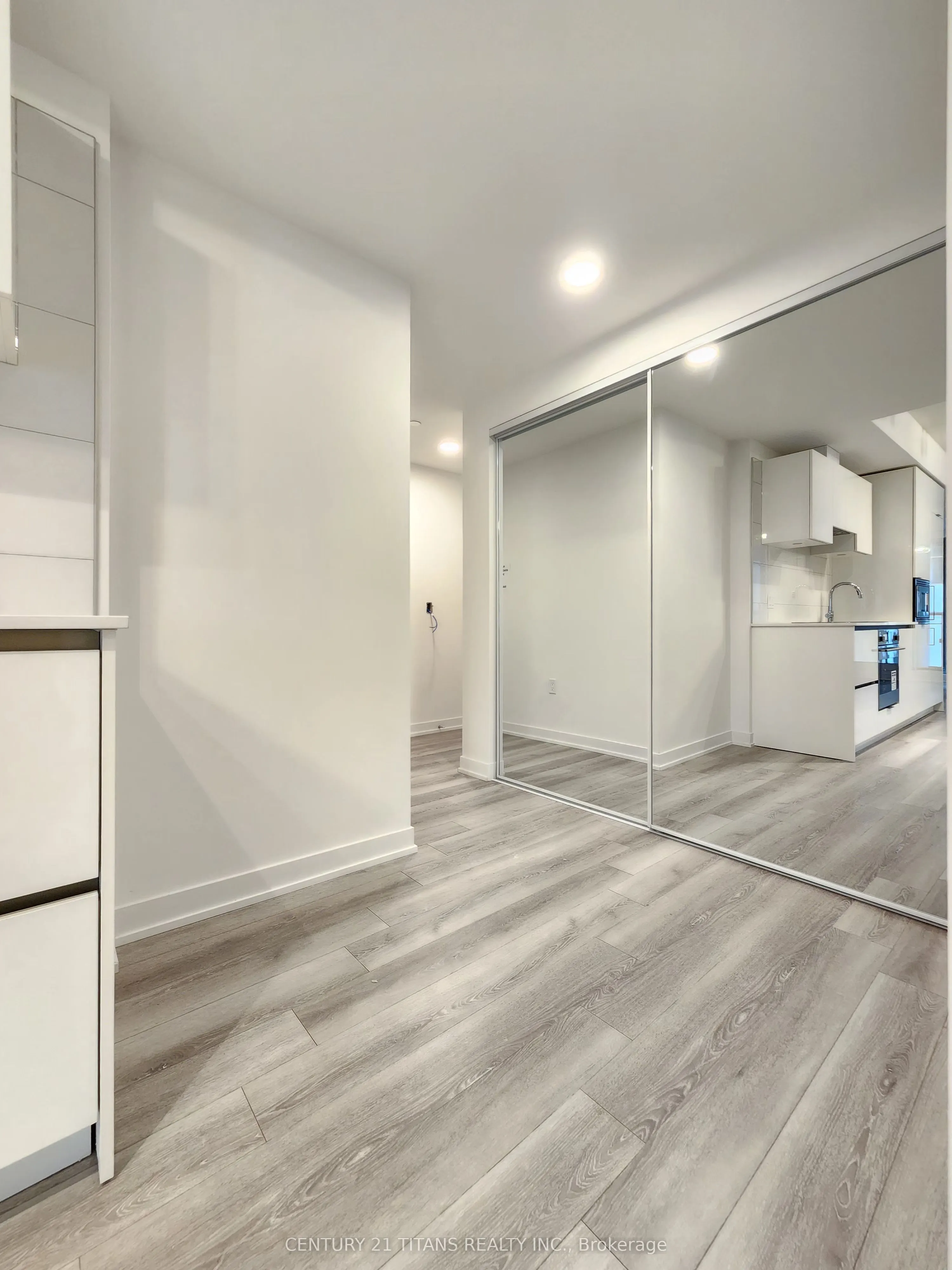 238 Simcoe Street, #506