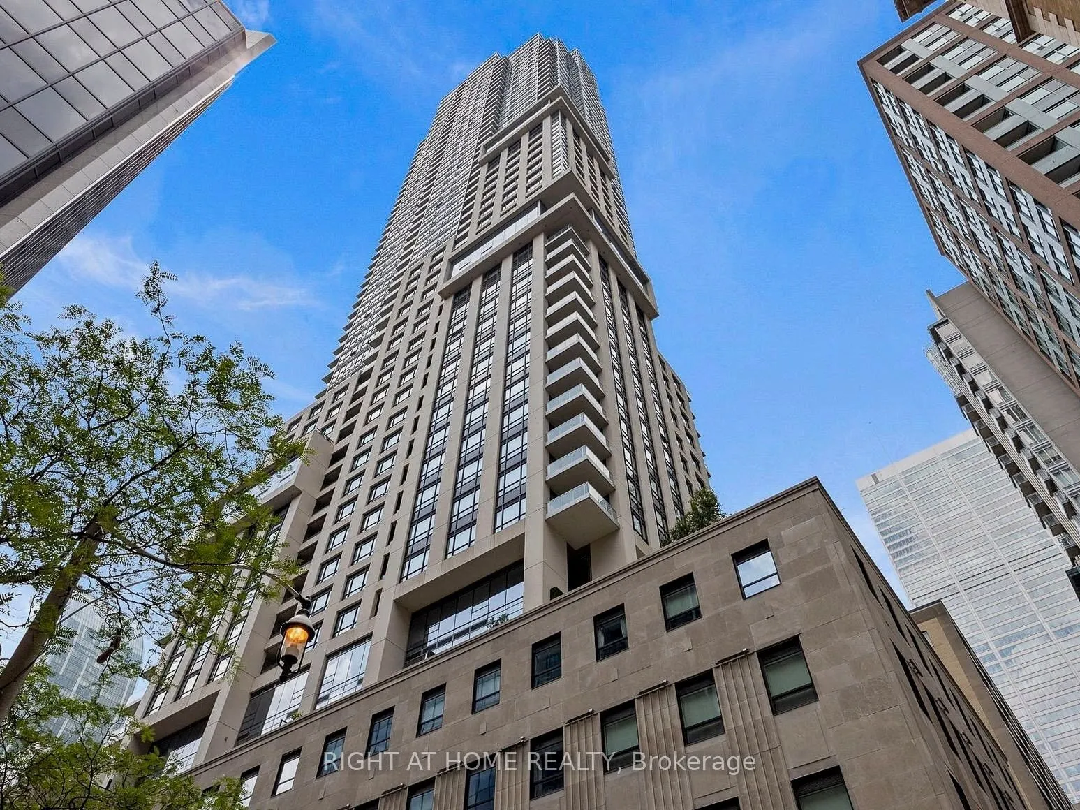 88 Scott Street, #1904