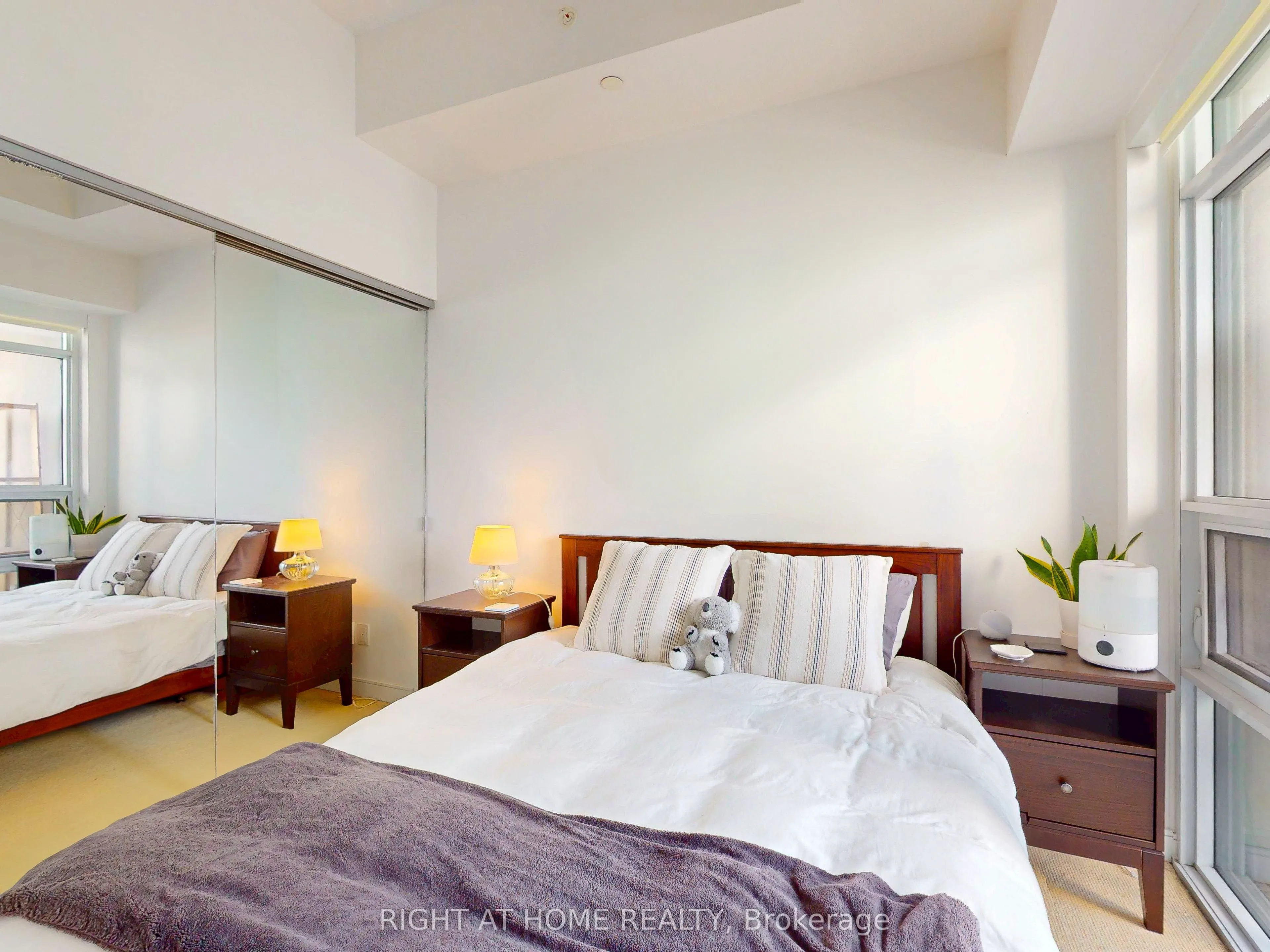 88 Scott Street, #1904