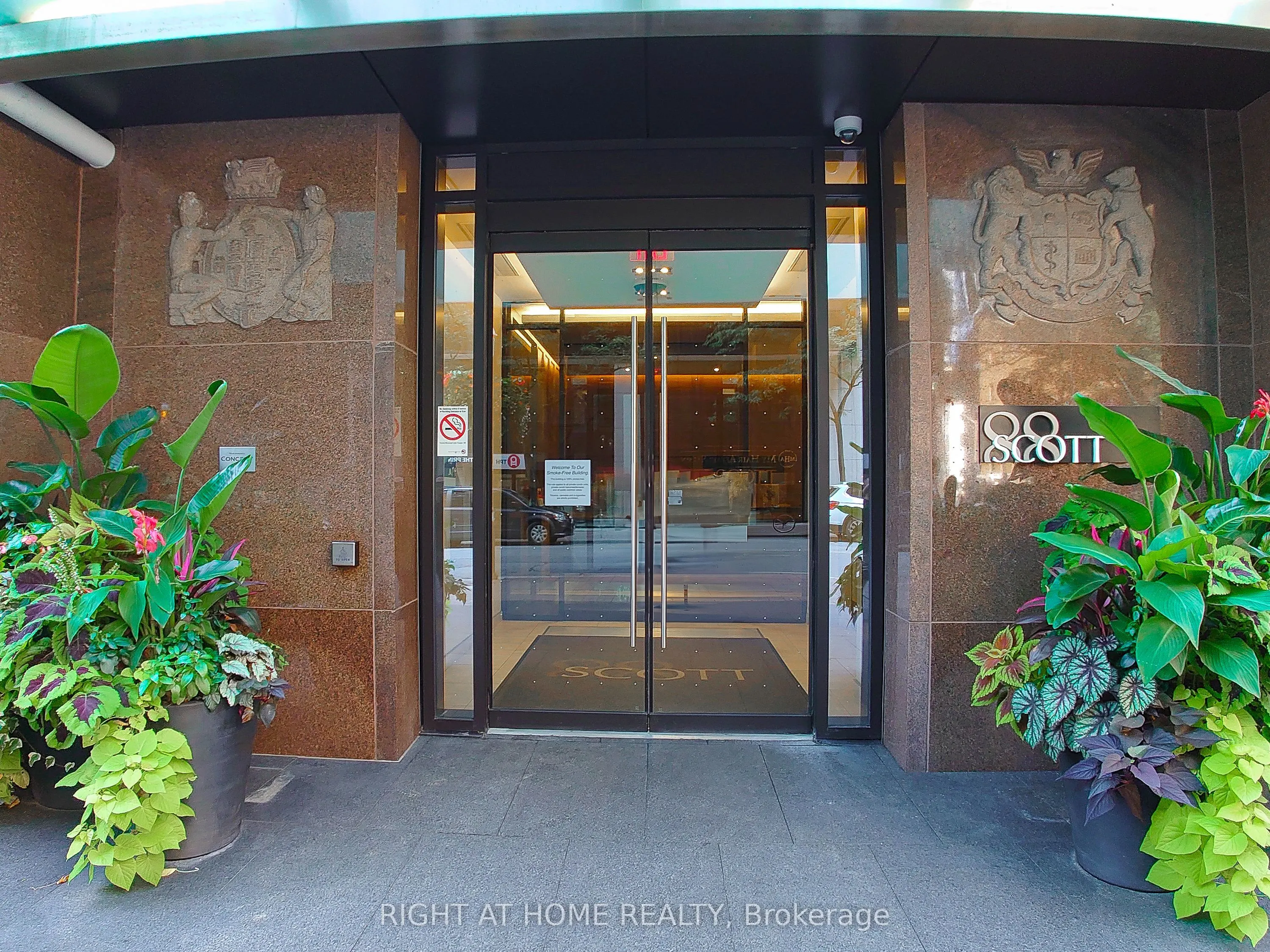 88 Scott Street, #1904