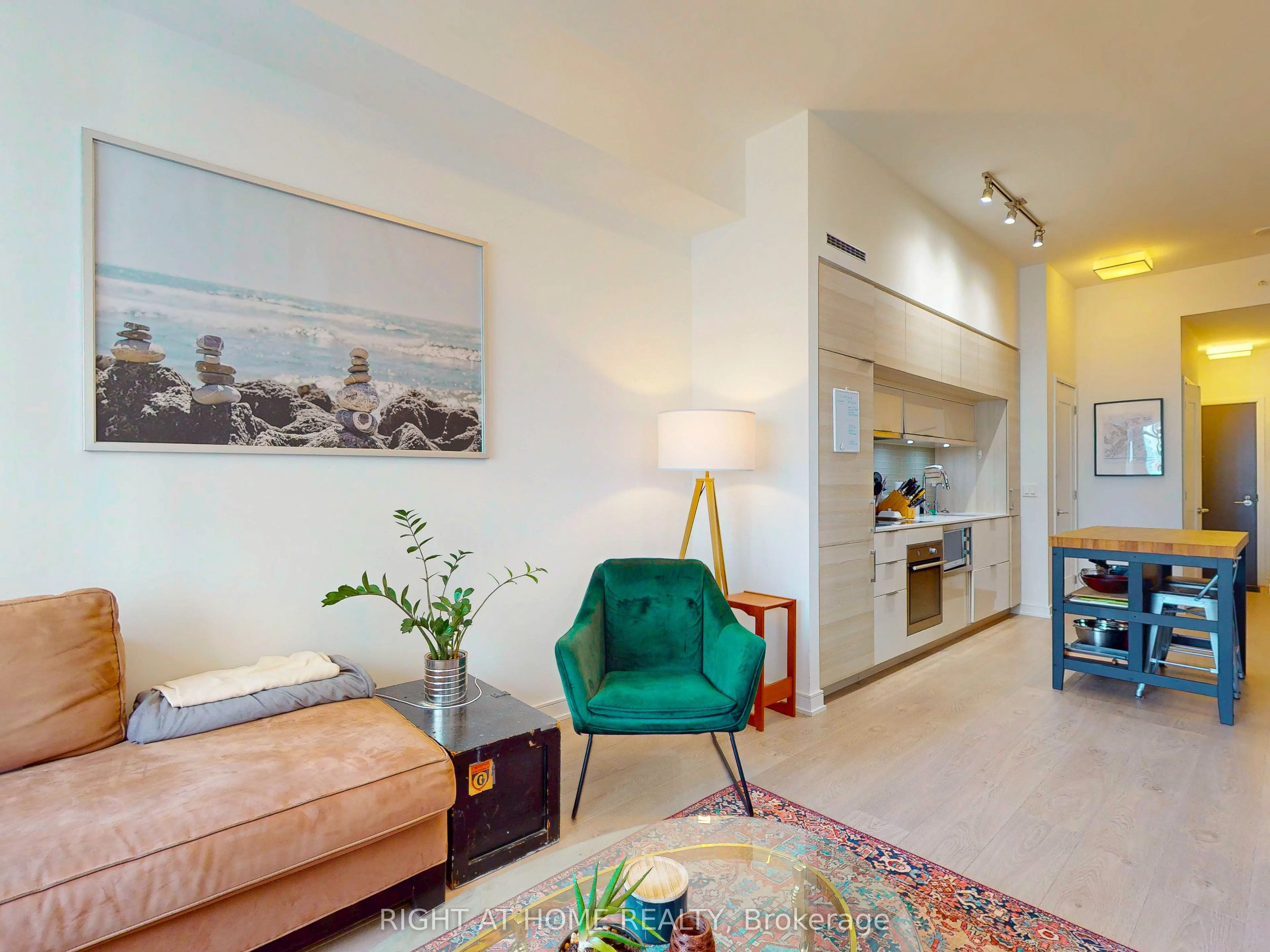 88 Scott Street, #1904