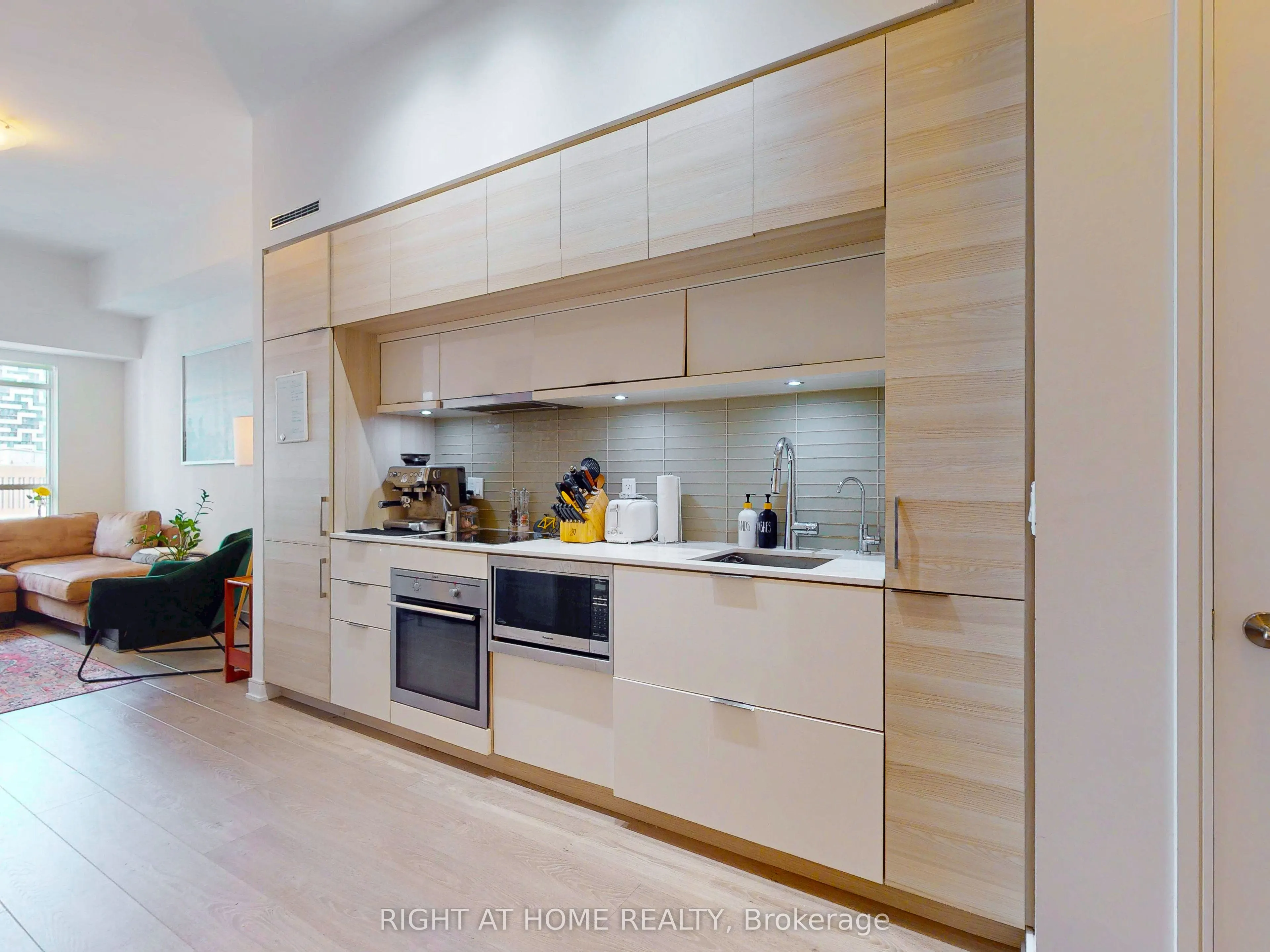 88 Scott Street, #1904