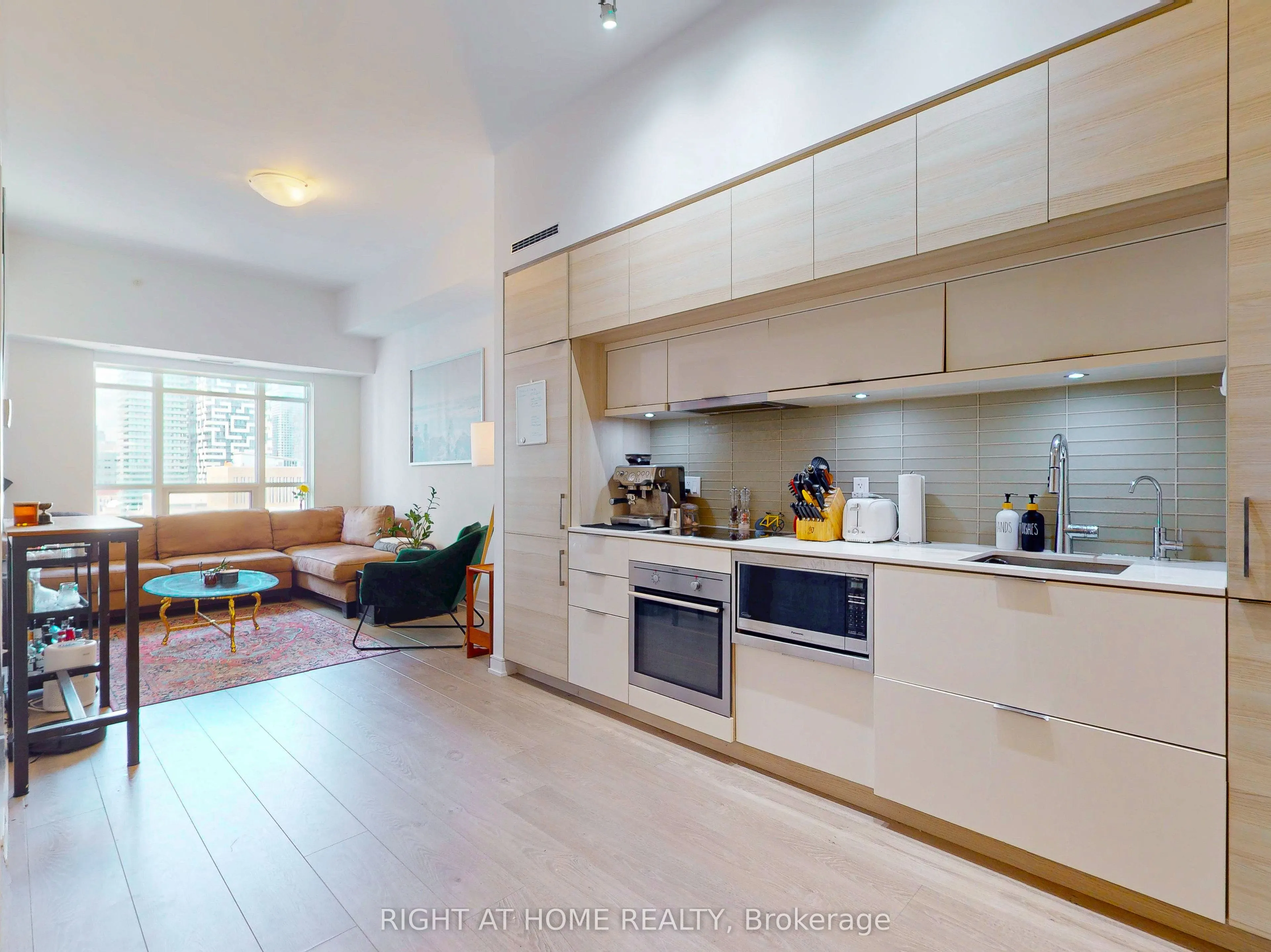 88 Scott Street, #1904