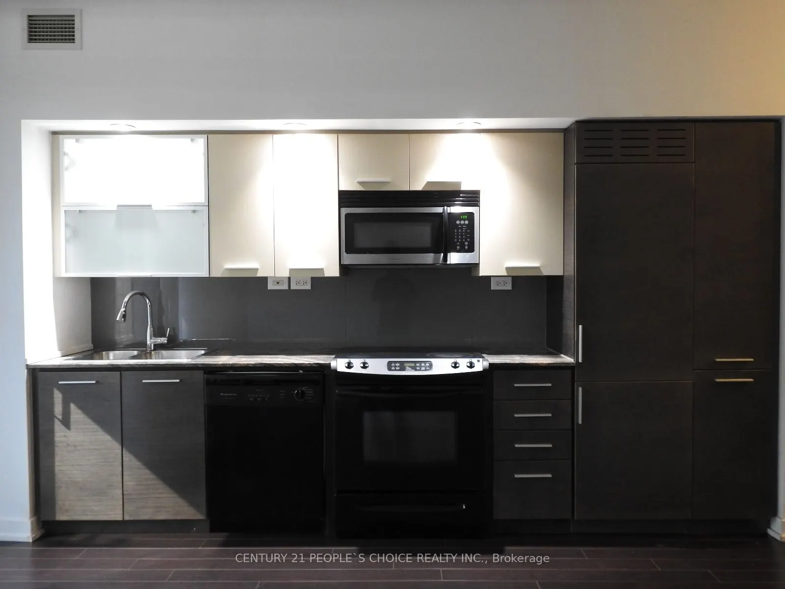 8 Telegram Mews, #235