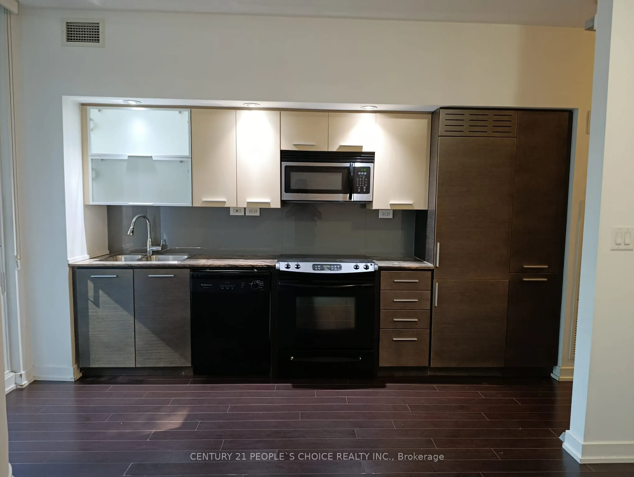 8 Telegram Mews, #235