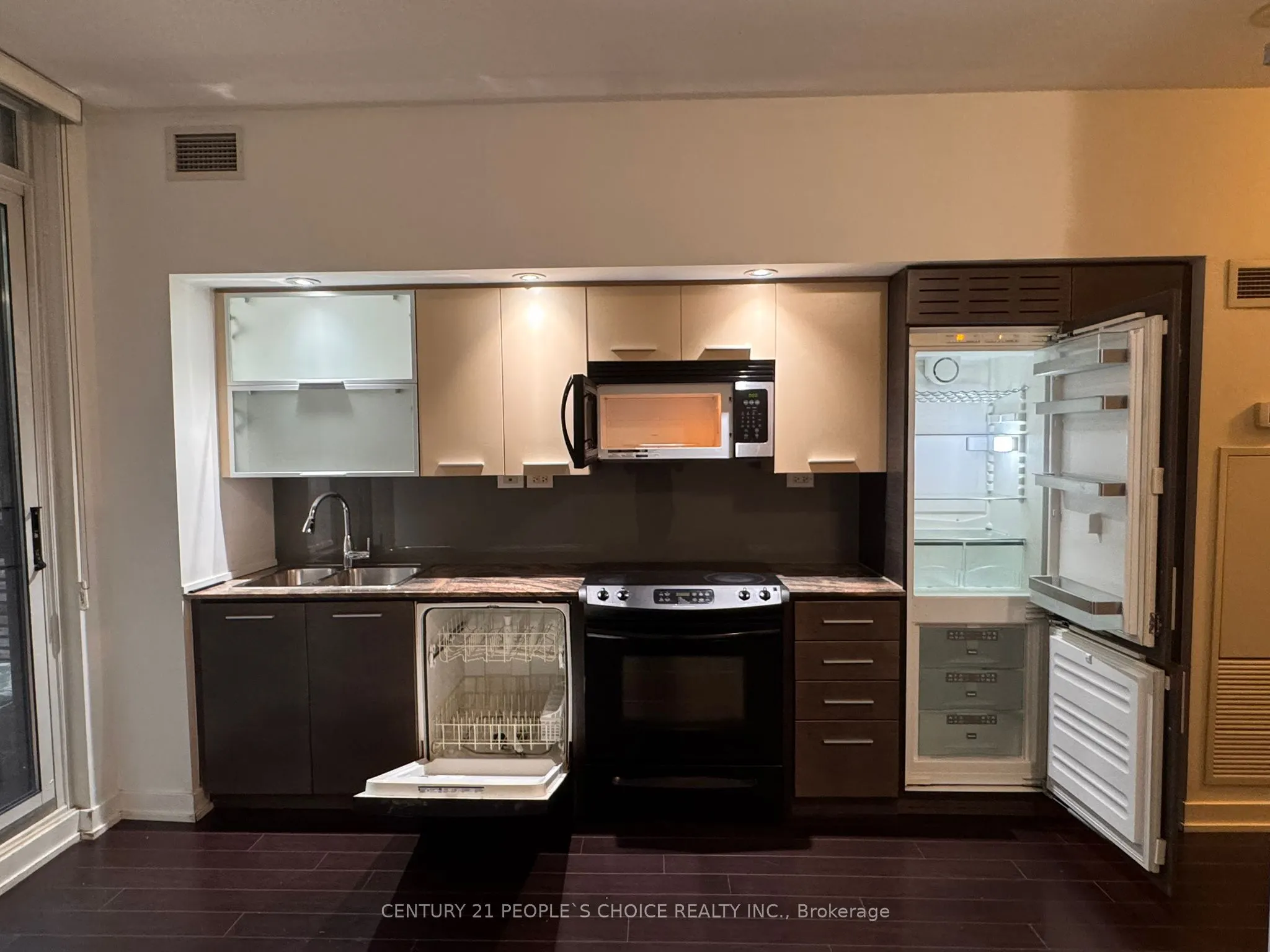 8 Telegram Mews, #235