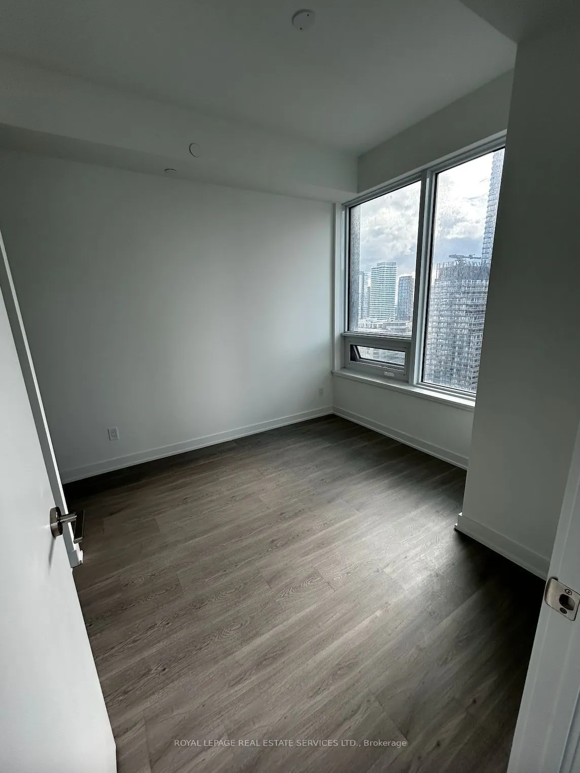 8 Wellesley Street W, #2616