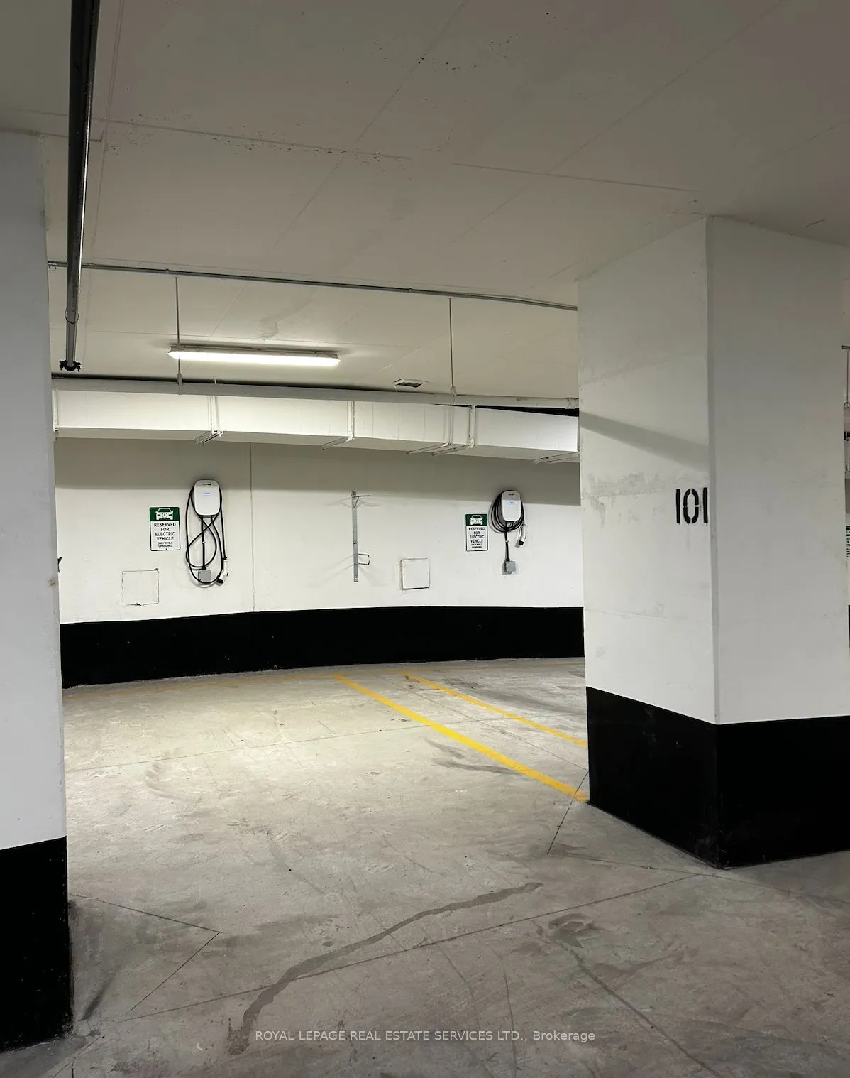 8 Wellesley Street W, #2616