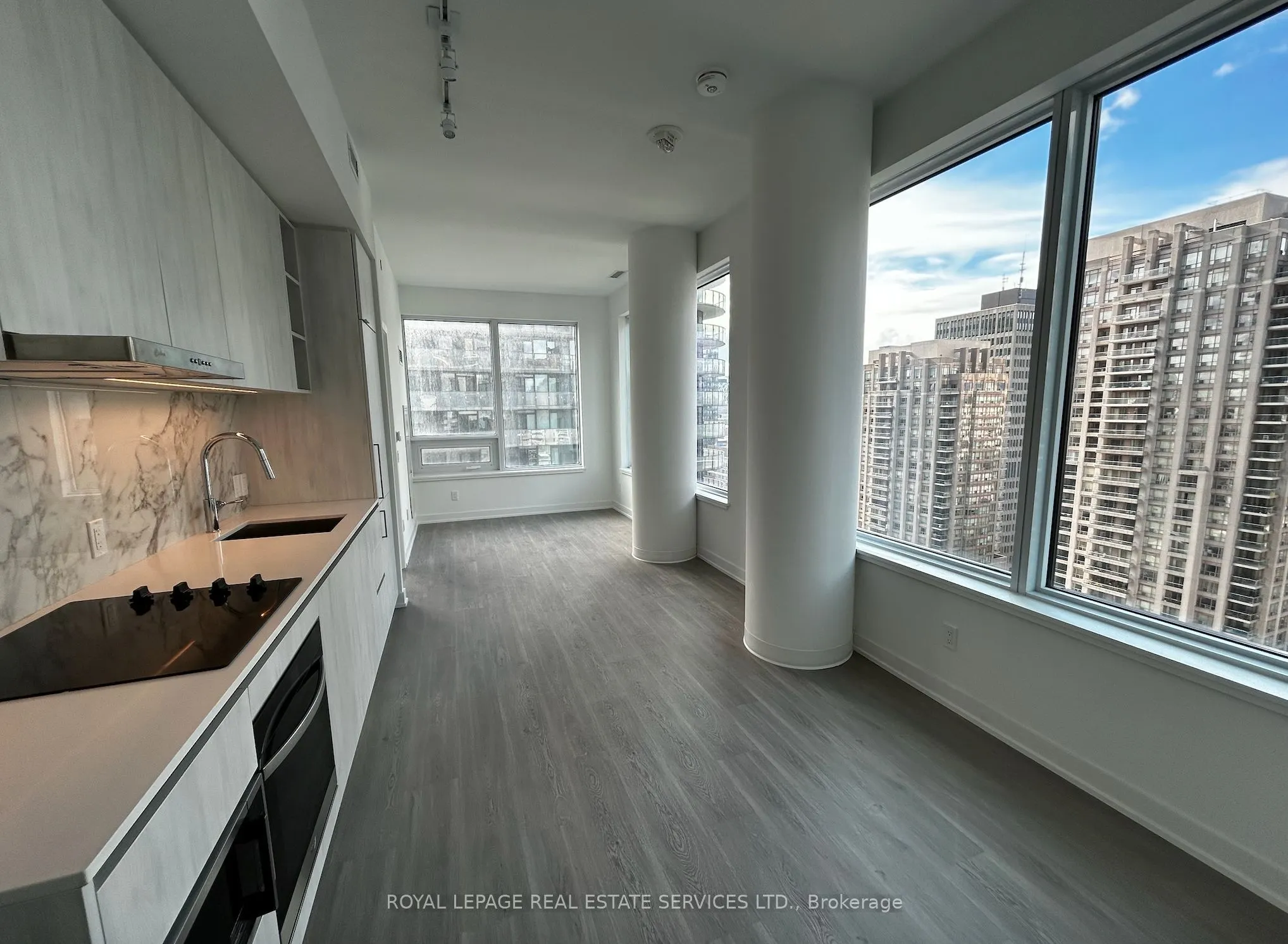 8 Wellesley Street W, #2616