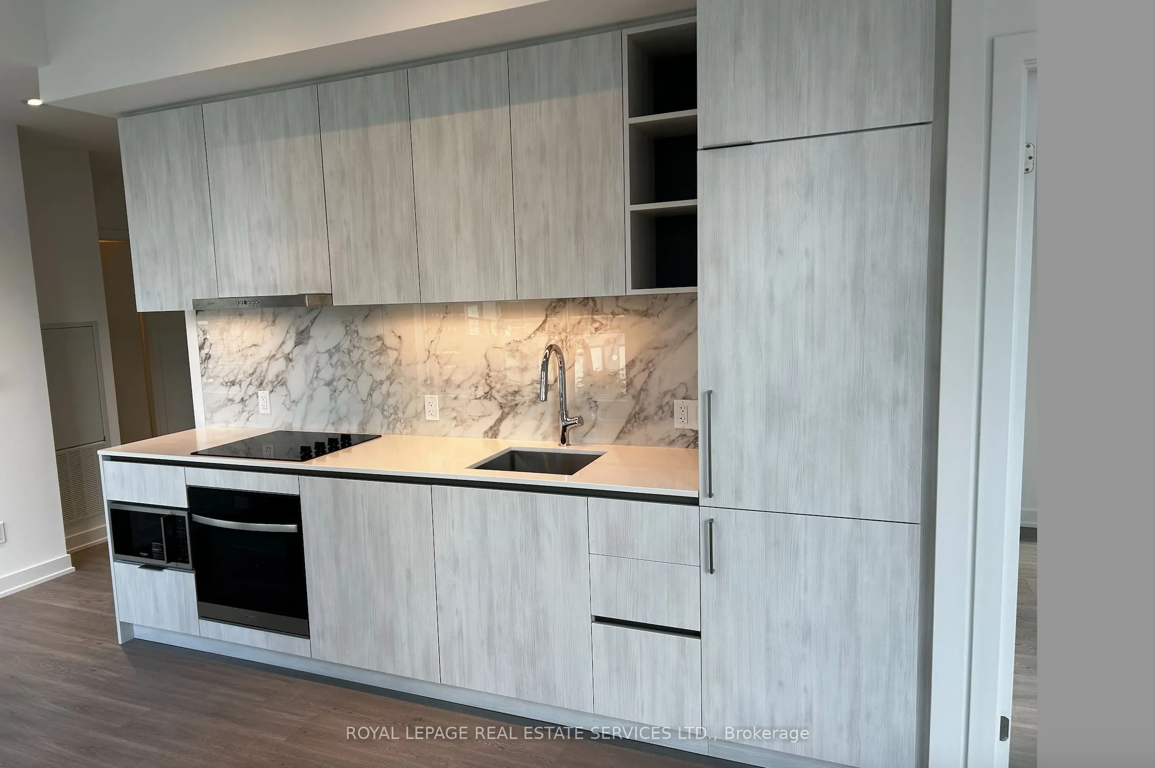 8 Wellesley Street W, #2616