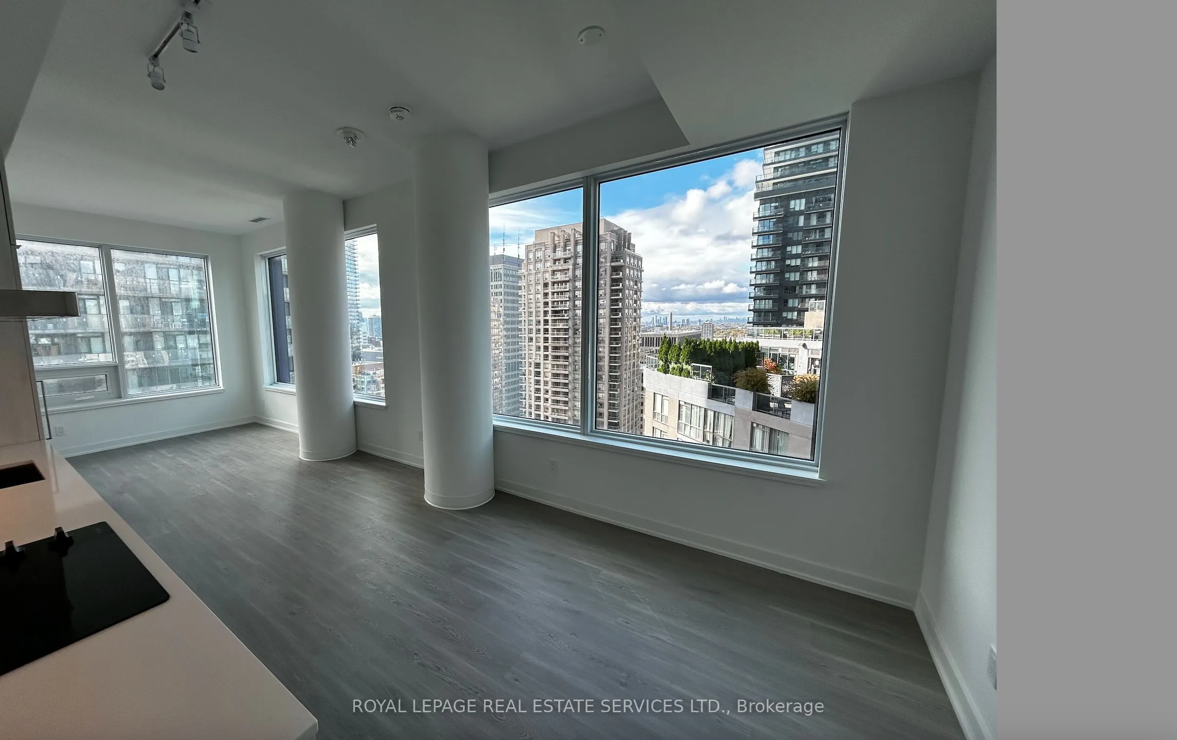 8 Wellesley Street W, #2616