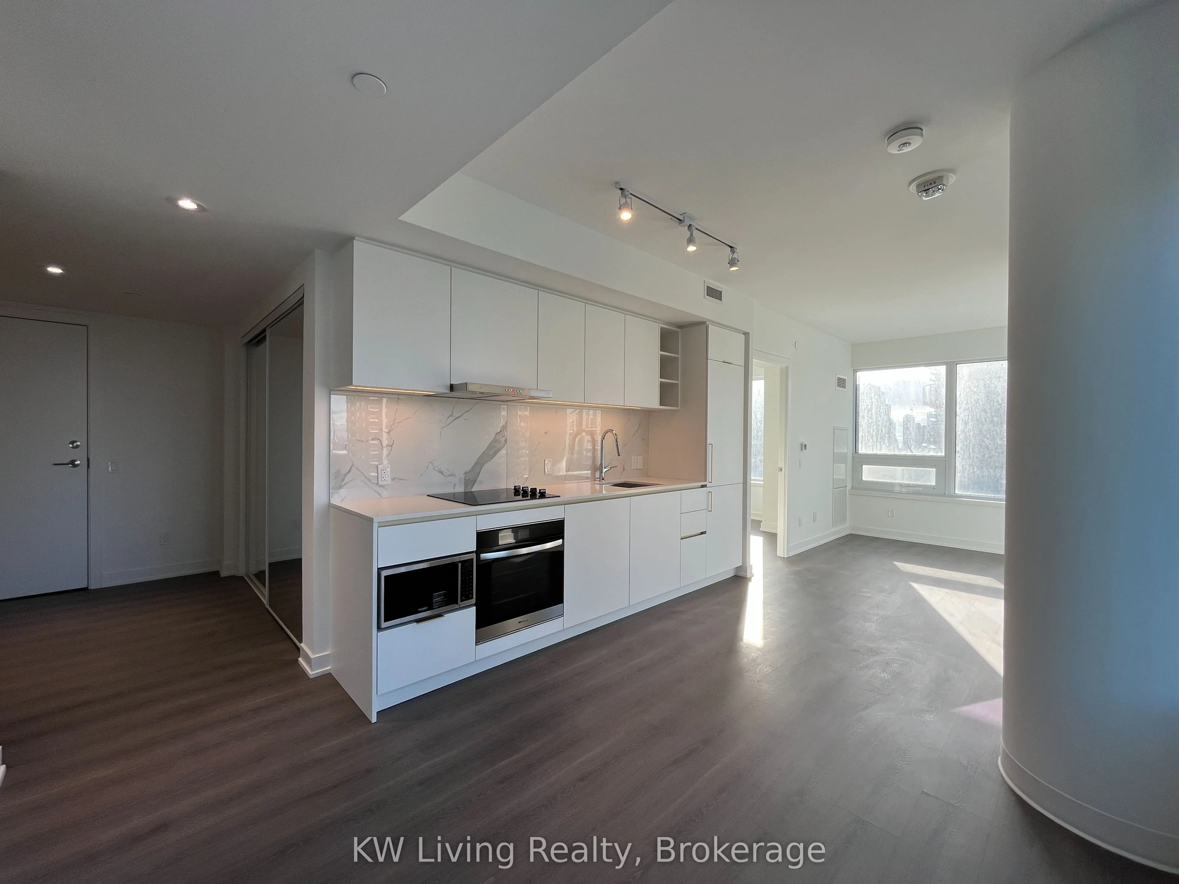 8 Wellesley Street W, #2716