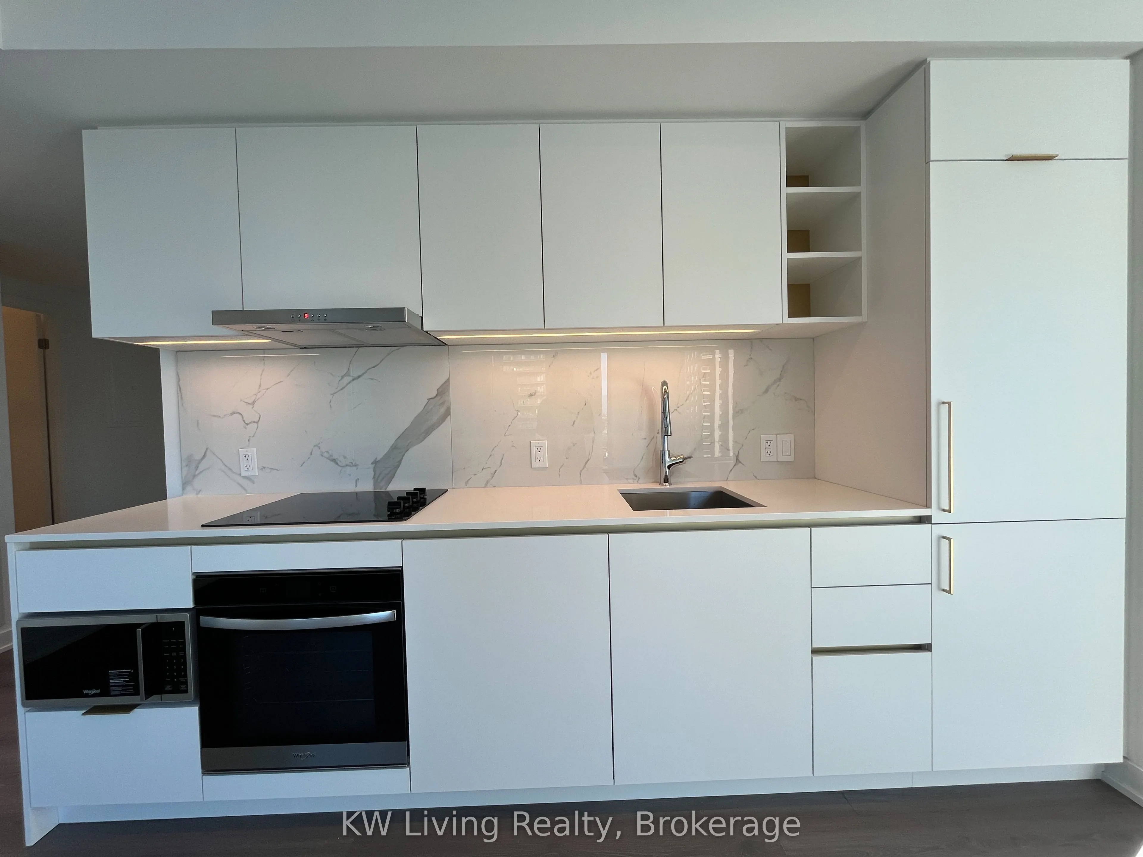 8 Wellesley Street W, #2716