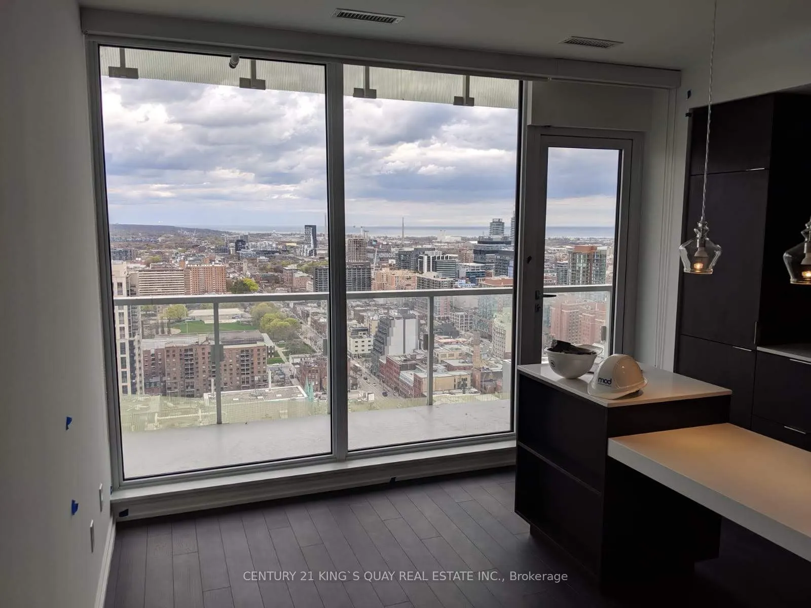 197 Yonge Street, #2903