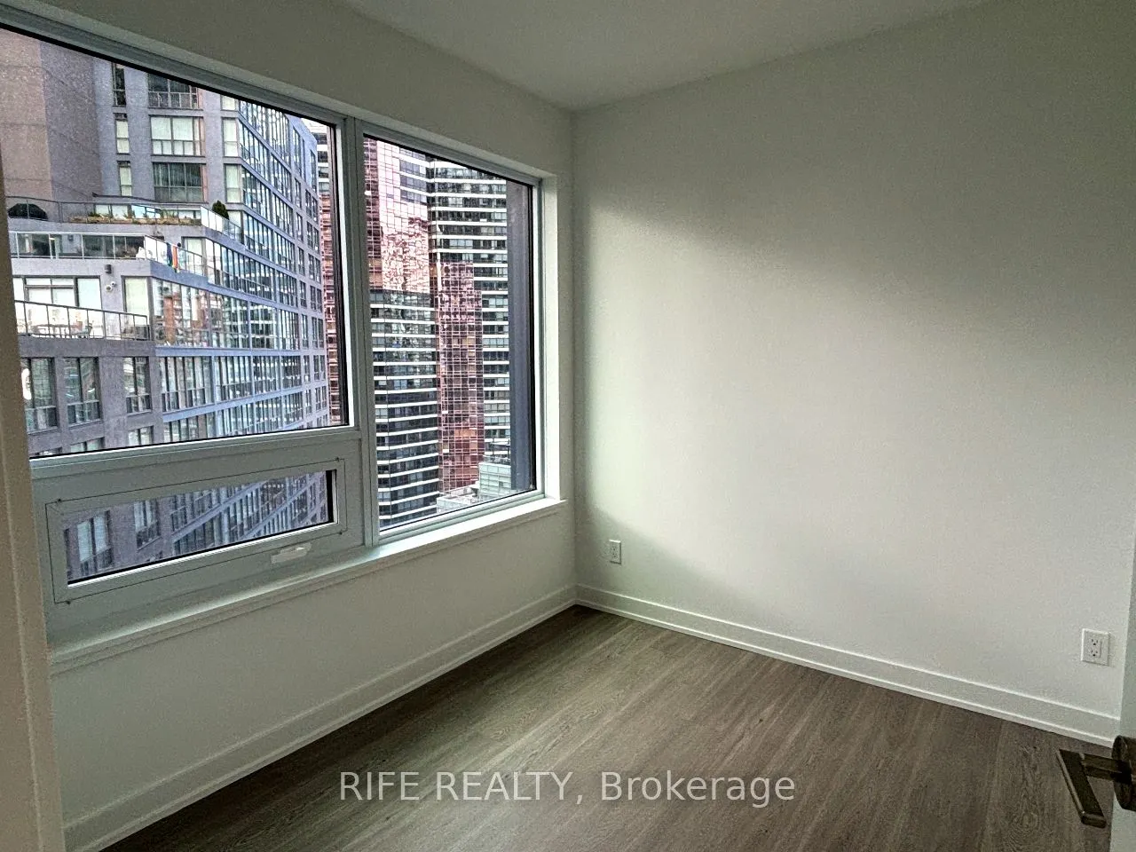 8 Wellesley Street W, #2316