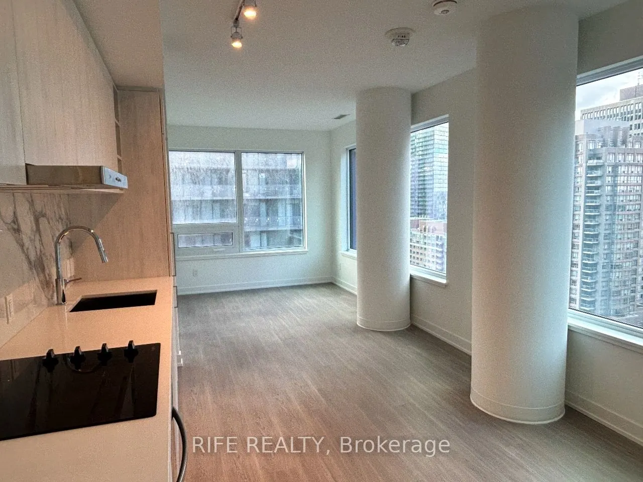 8 Wellesley Street W, #2316