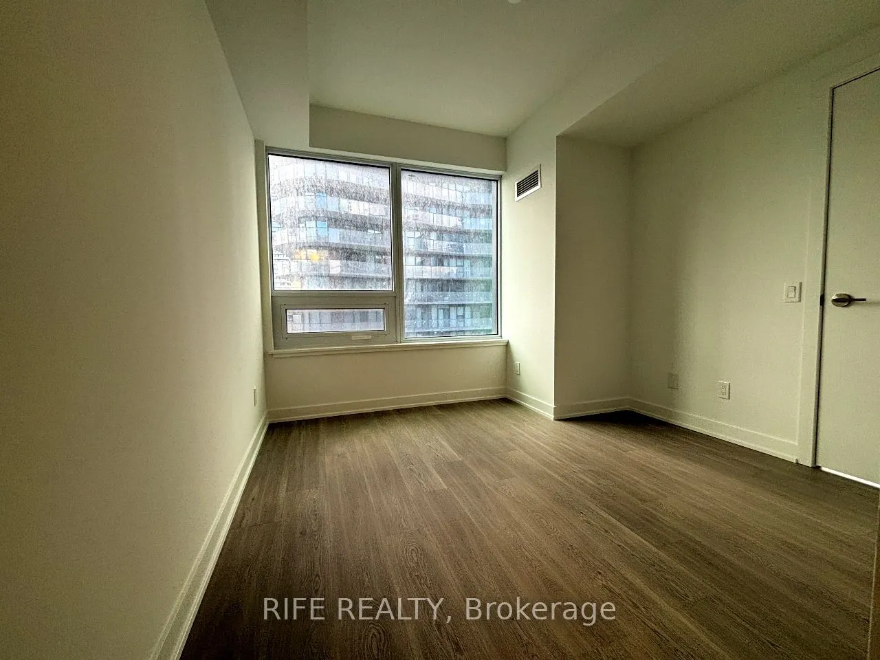 8 Wellesley Street W, #2316