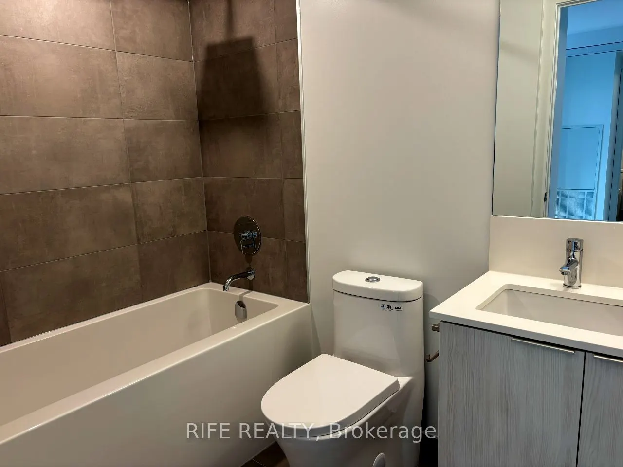 8 Wellesley Street W, #2316