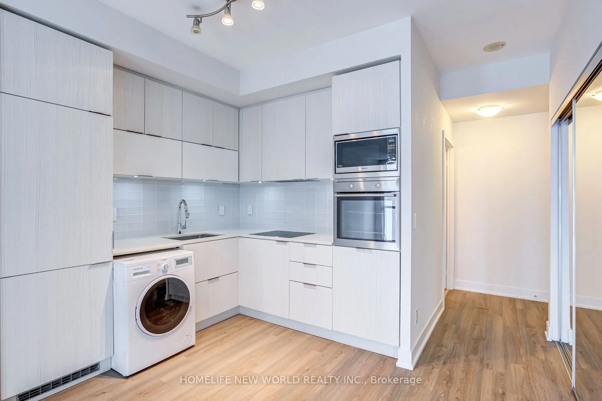 318 Richmond Street W, #2410