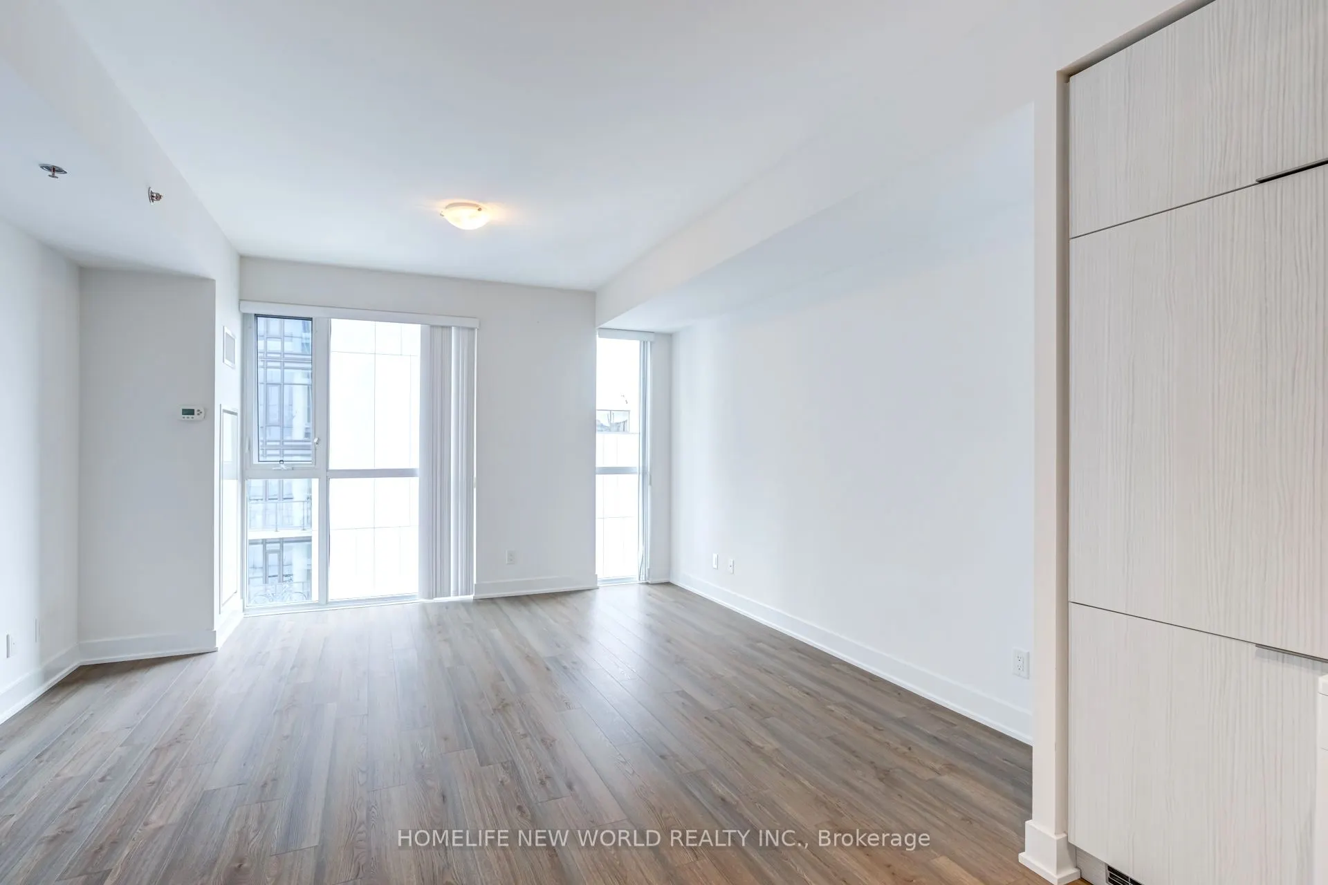 318 Richmond Street W, #2410