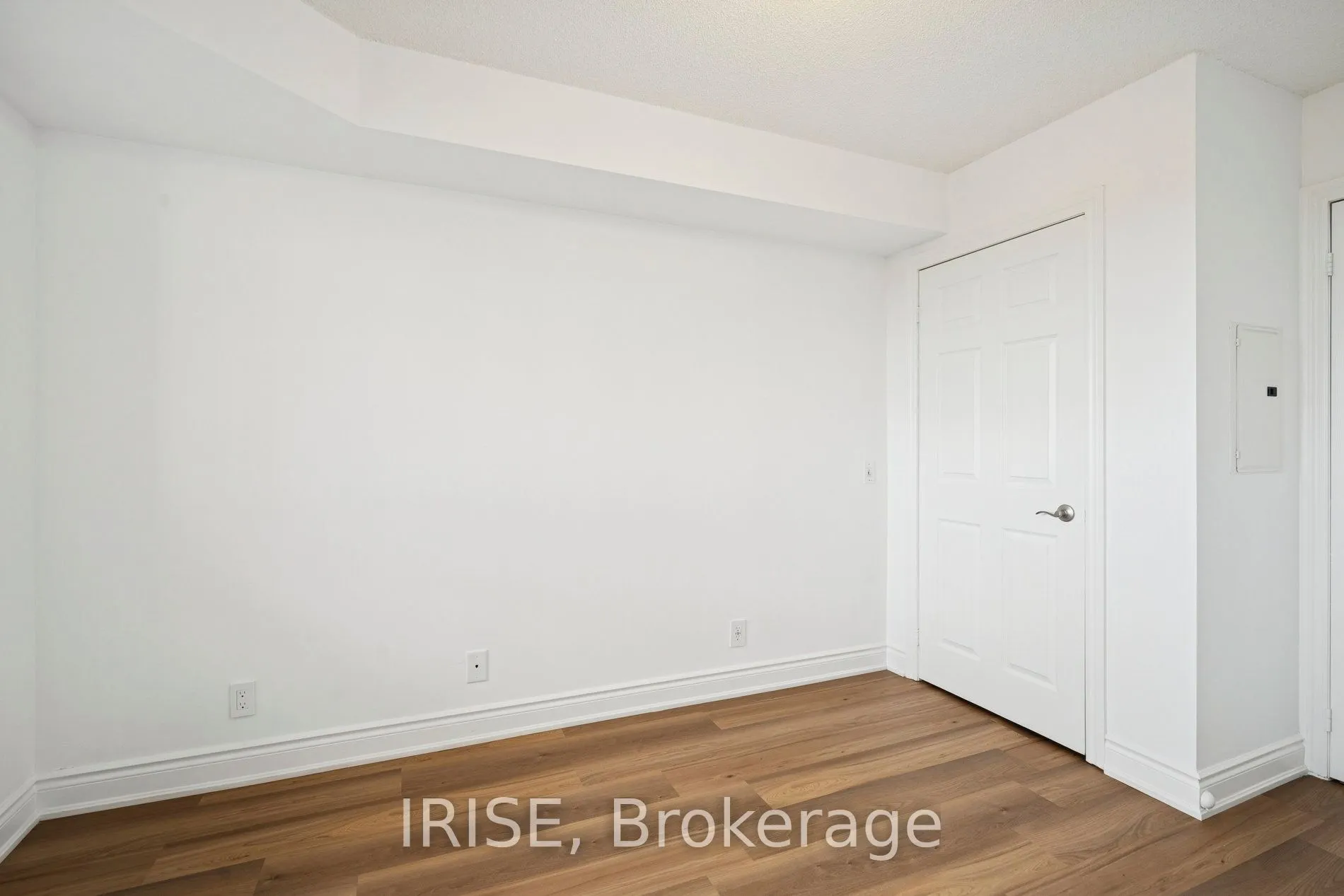 78 Harrison Garden Boulevard, #1904