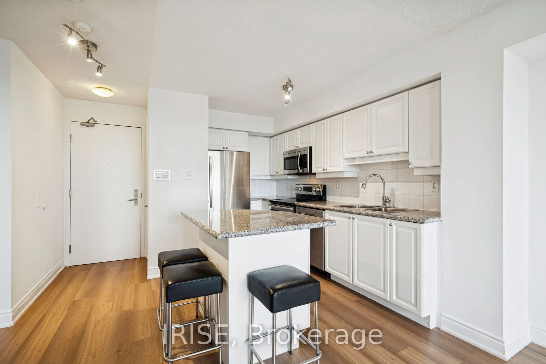 78 Harrison Garden Boulevard, #1904