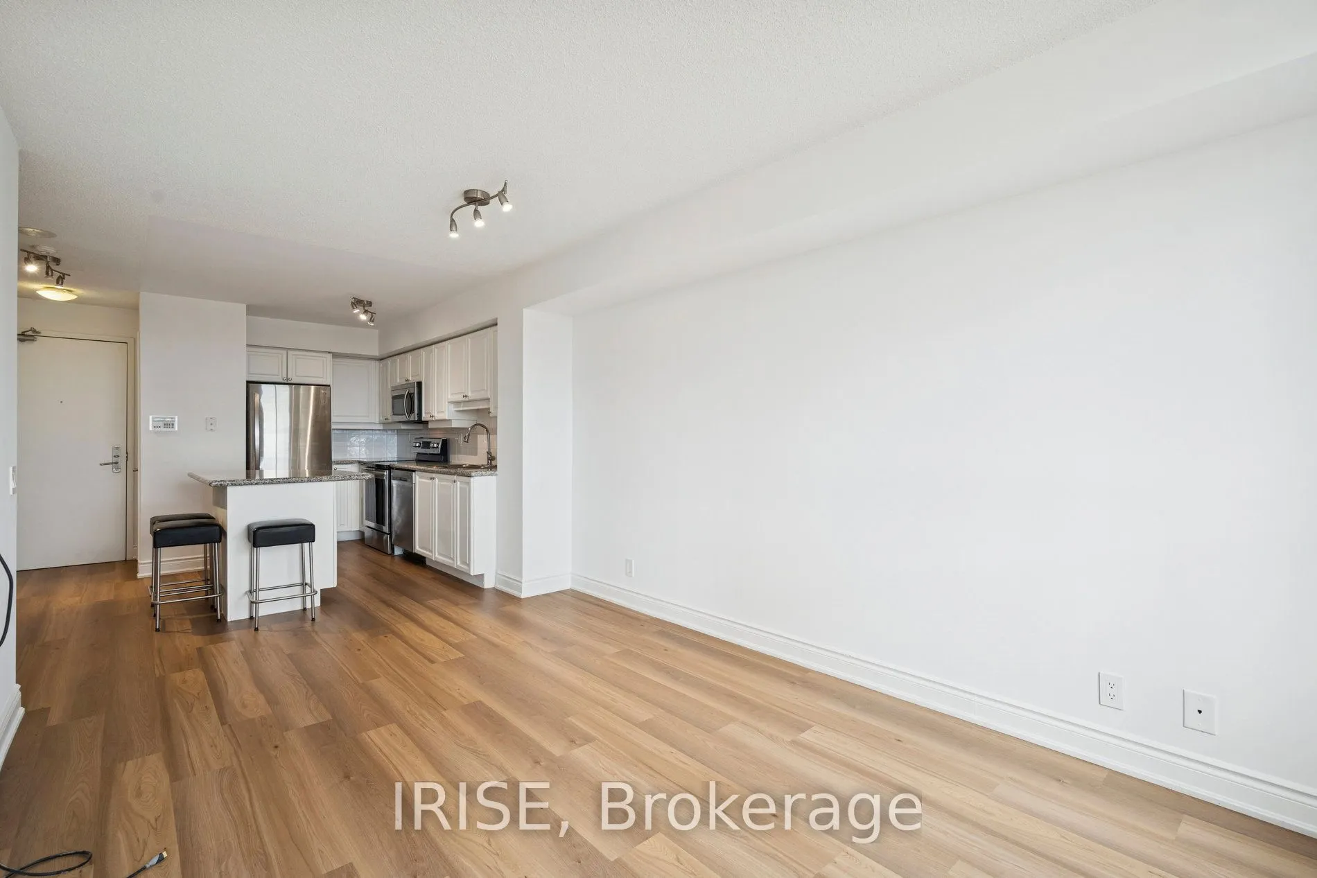 78 Harrison Garden Boulevard, #1904