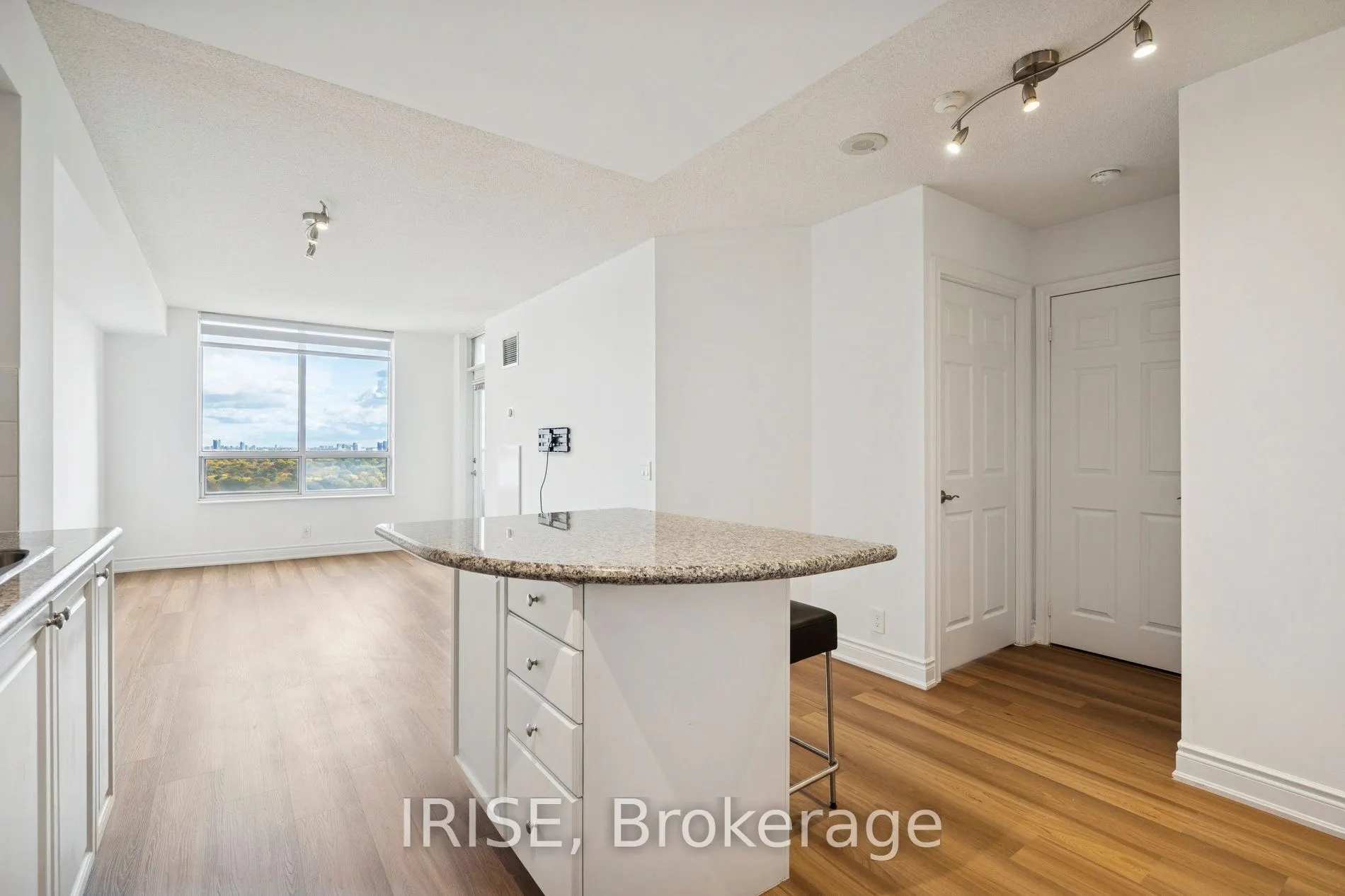 78 Harrison Garden Boulevard, #1904