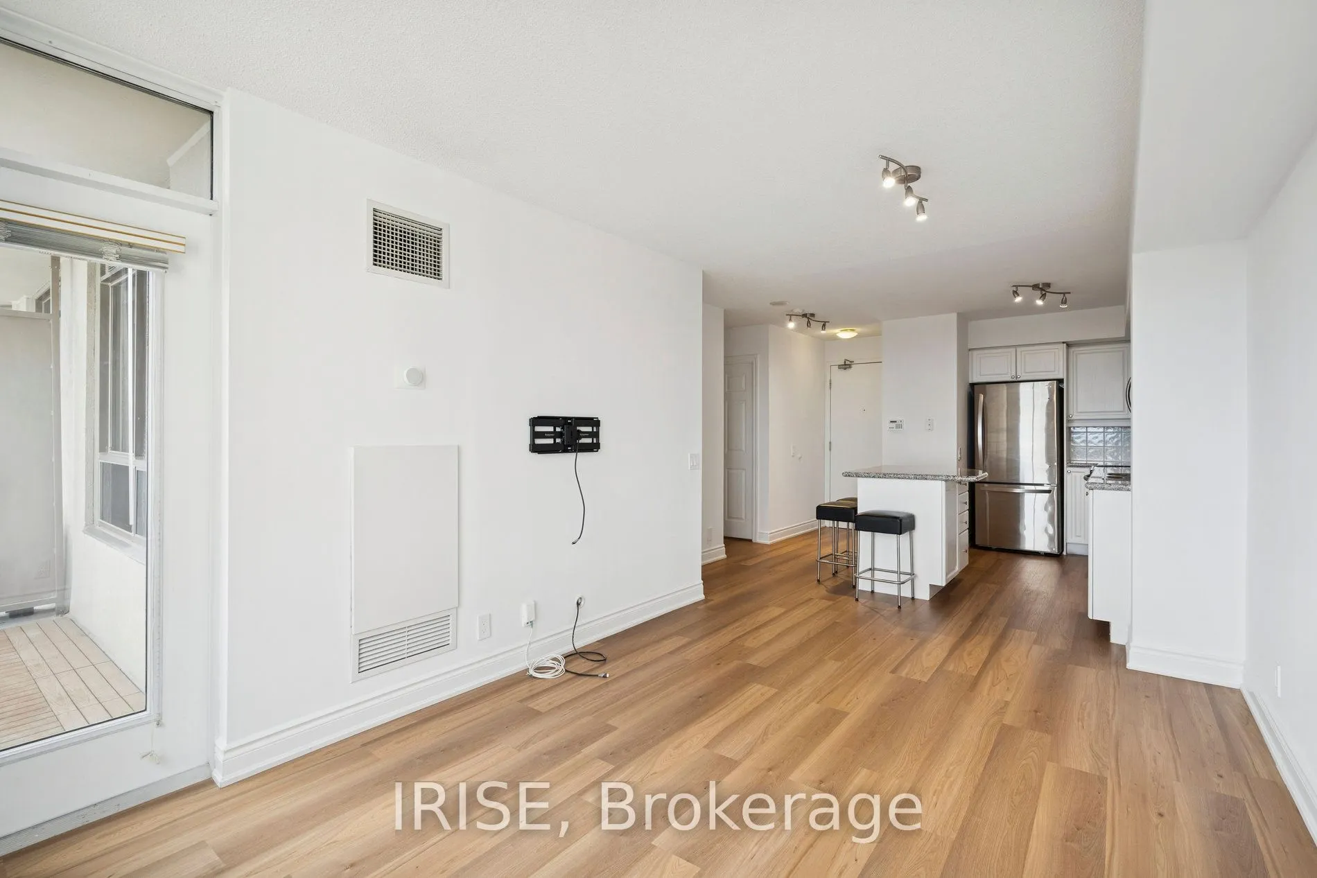 78 Harrison Garden Boulevard, #1904