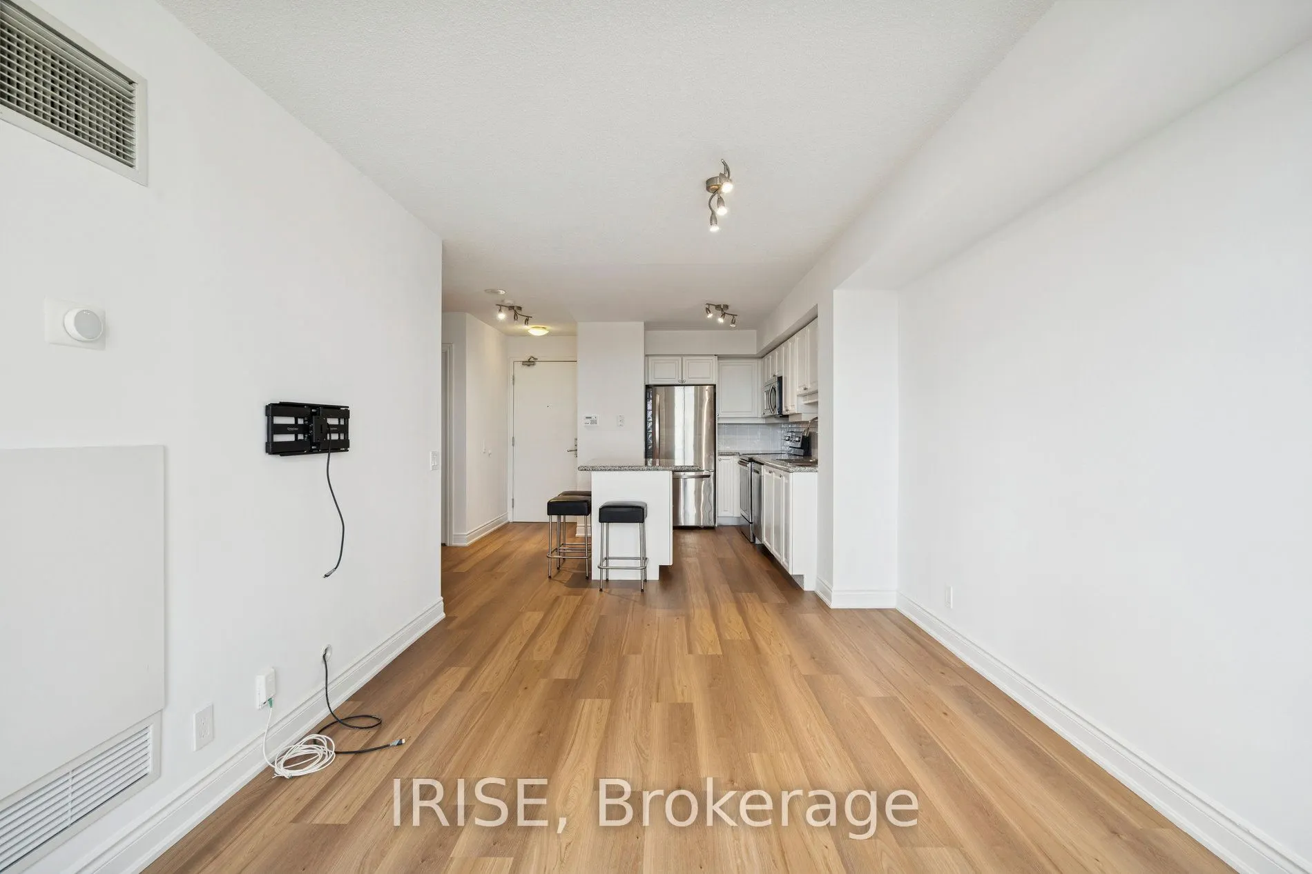 78 Harrison Garden Boulevard, #1904