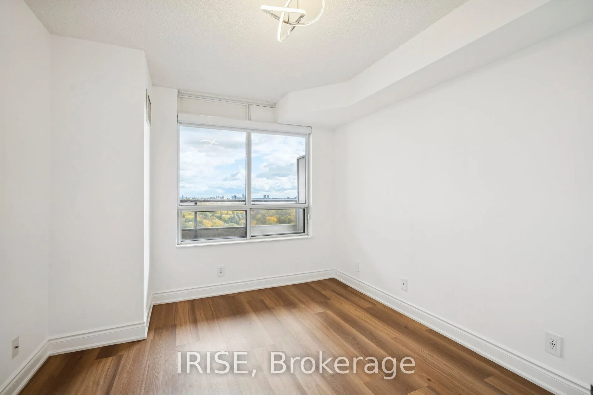 78 Harrison Garden Boulevard, #1904