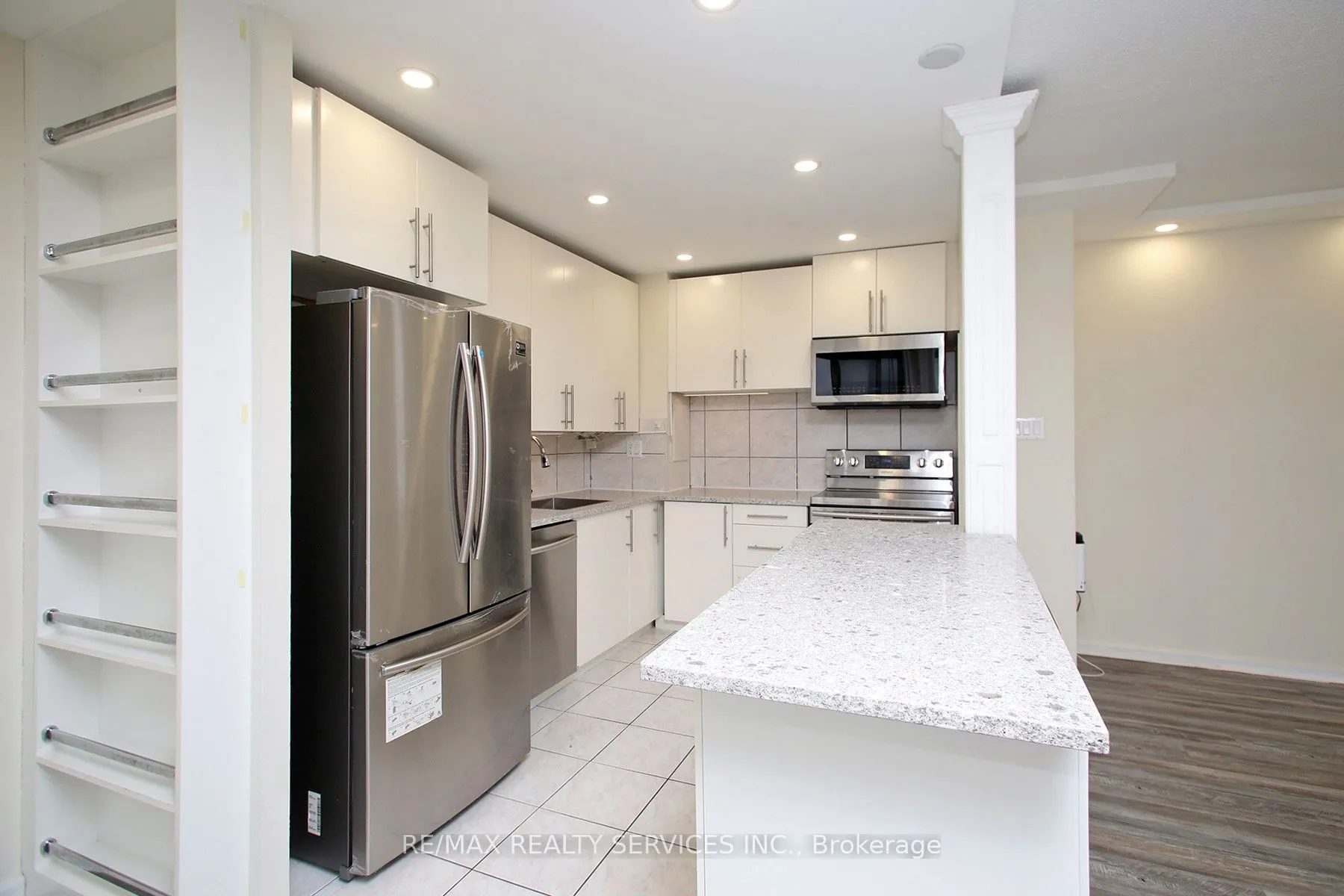 10 Sunny Glen Way, #2007