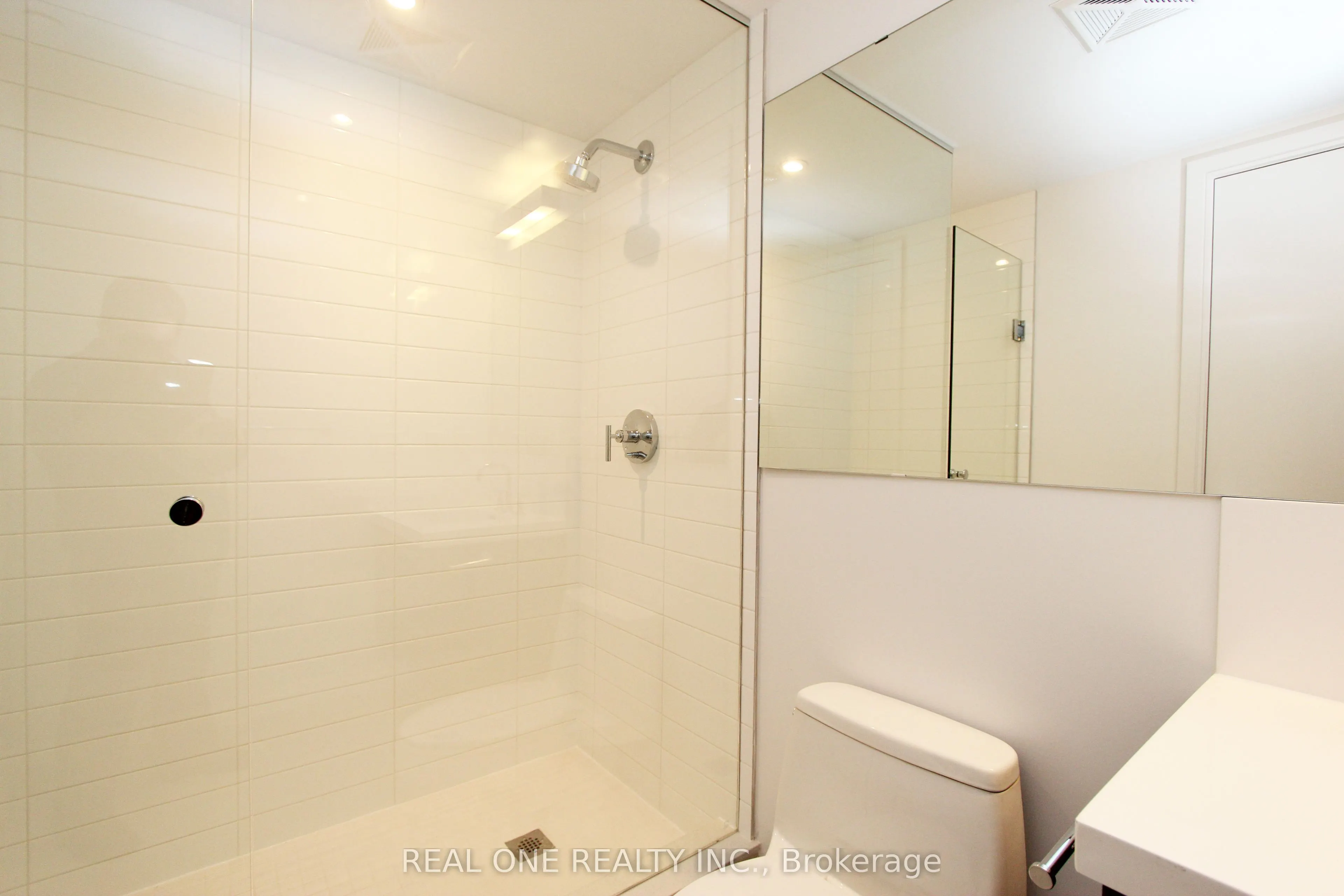 42 Charles Street E, #3903