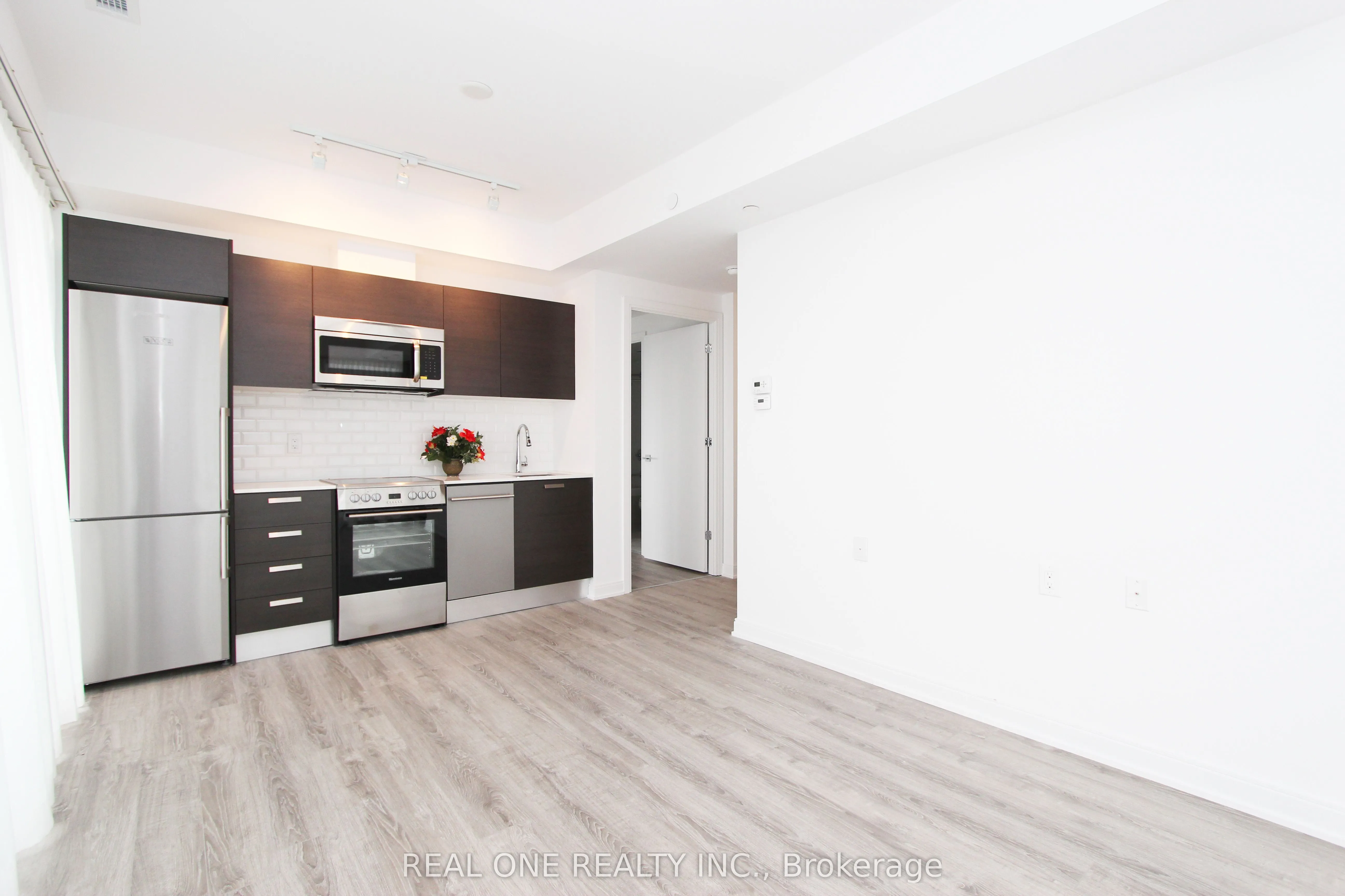 42 Charles Street E, #3903