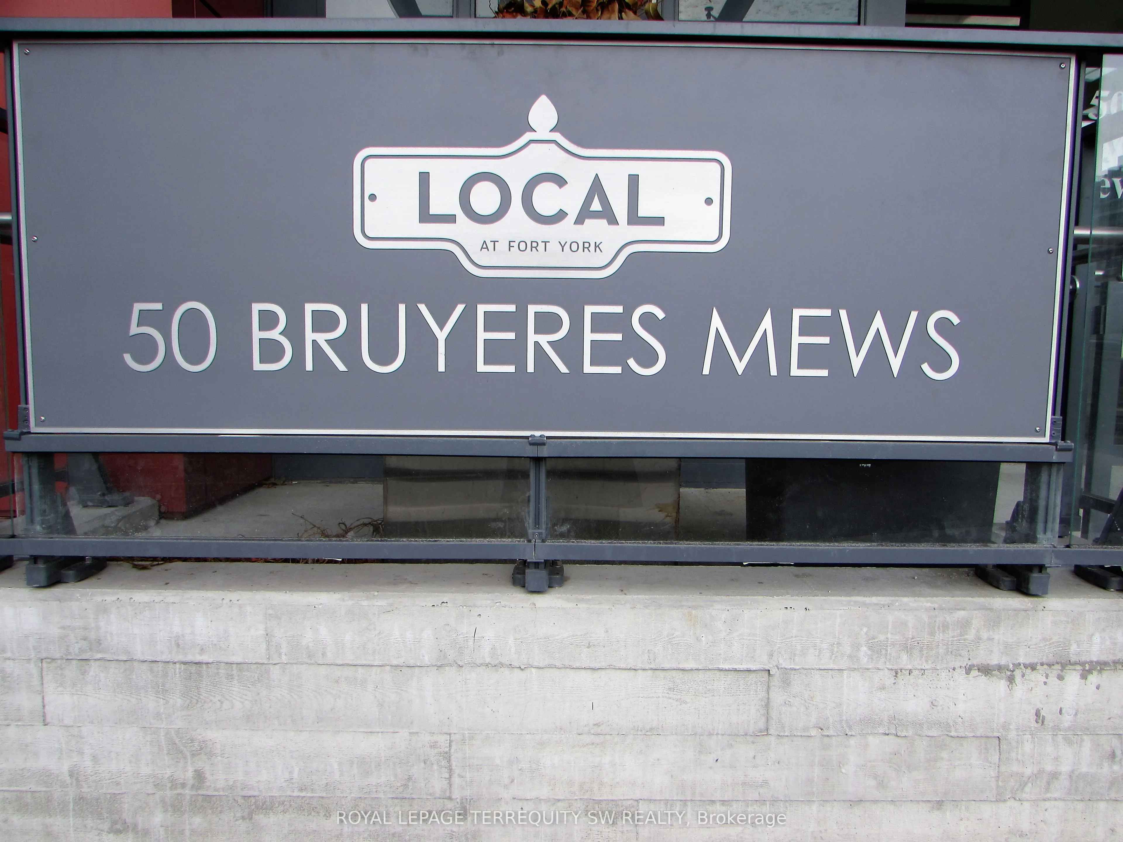 50 Bruyeres Mews, #208