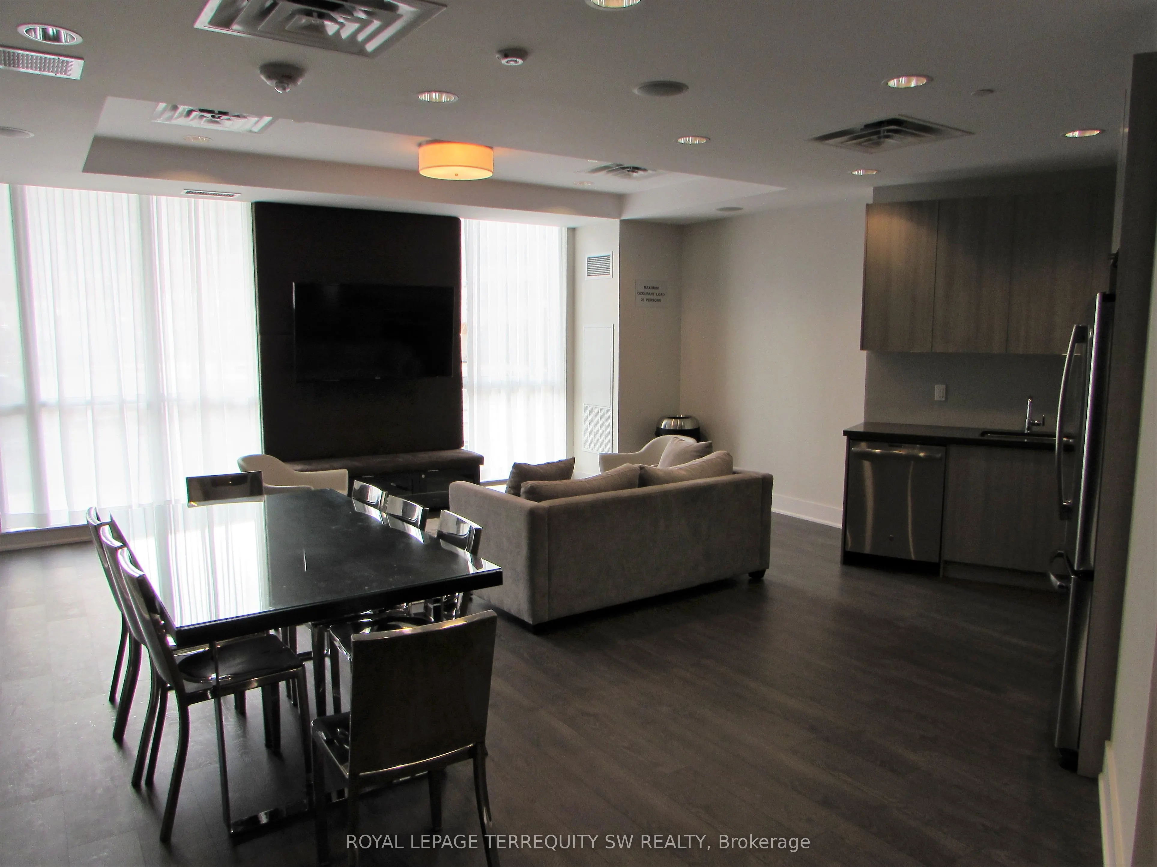 50 Bruyeres Mews, #208