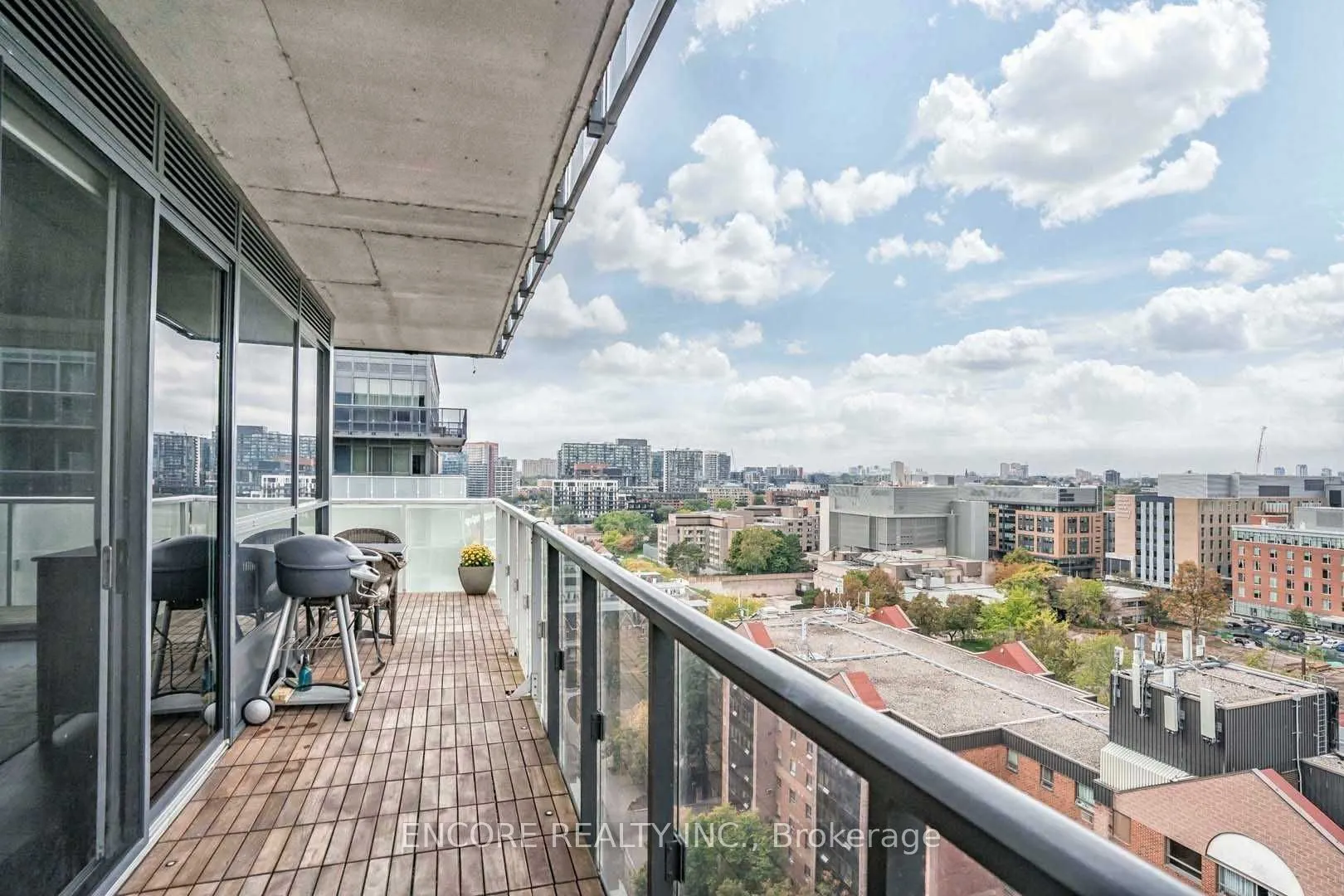 1030 King Street W, #Lph03