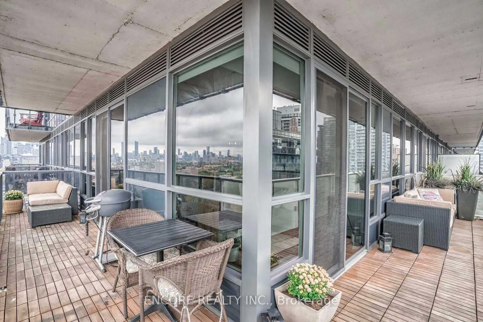 1030 King Street W, #Lph03