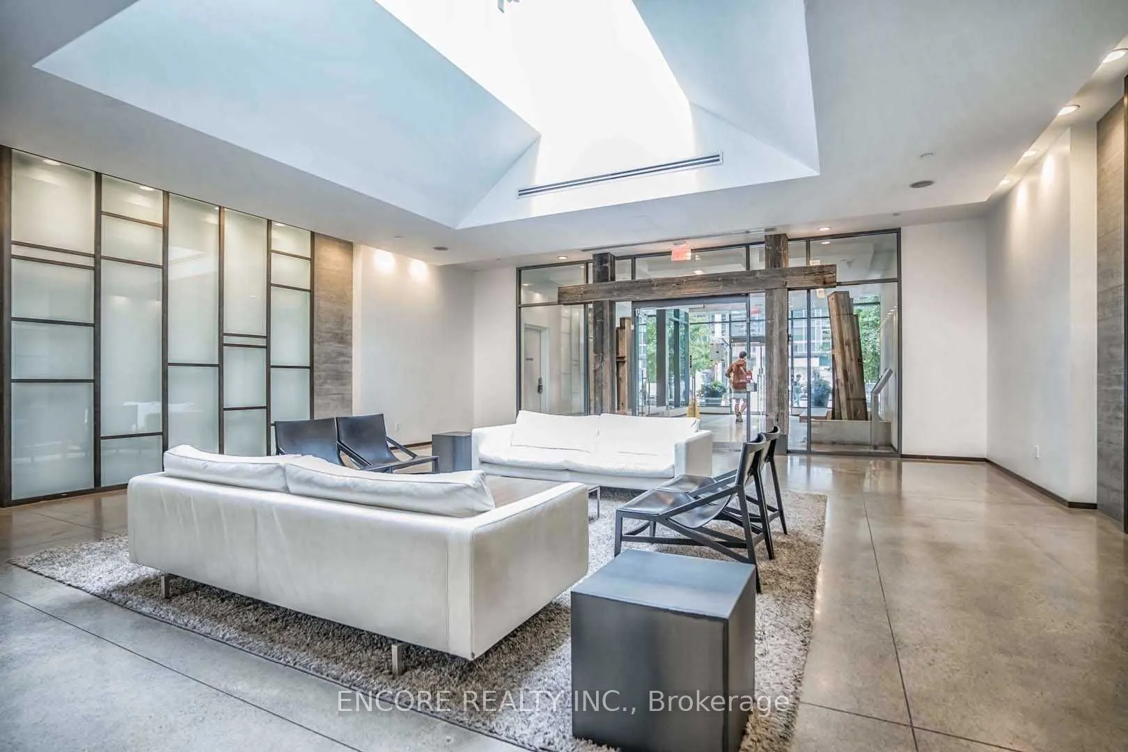 1030 King Street W, #Lph03