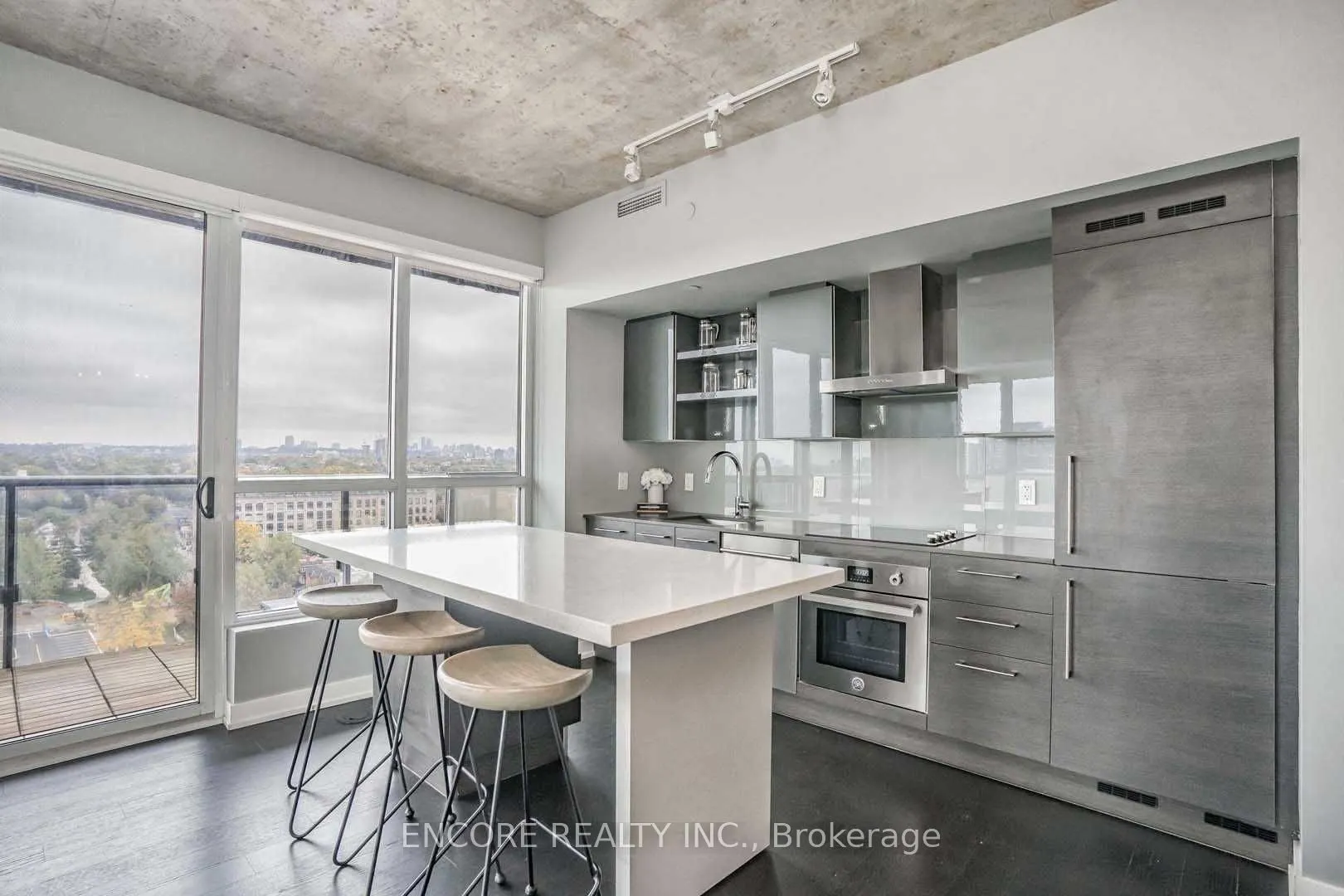 1030 King Street W, #Lph03