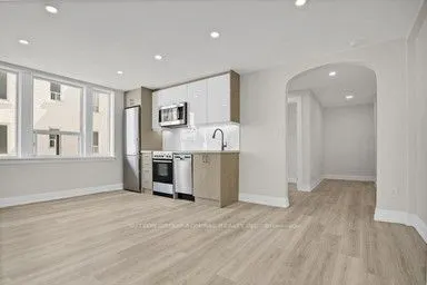 697 Eglinton Avenue W, #107