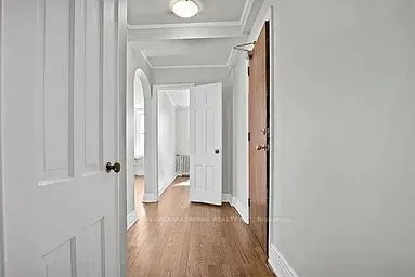 699 Eglinton Avenue W, #303