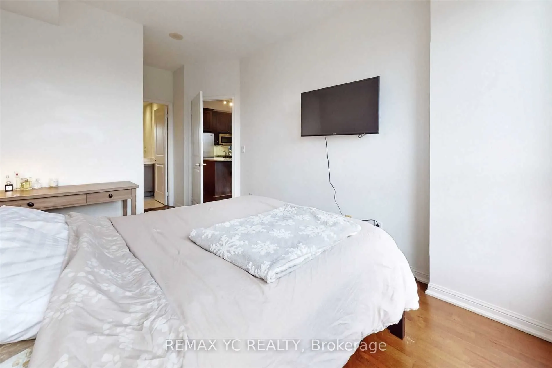 628 Fleet Street, #413