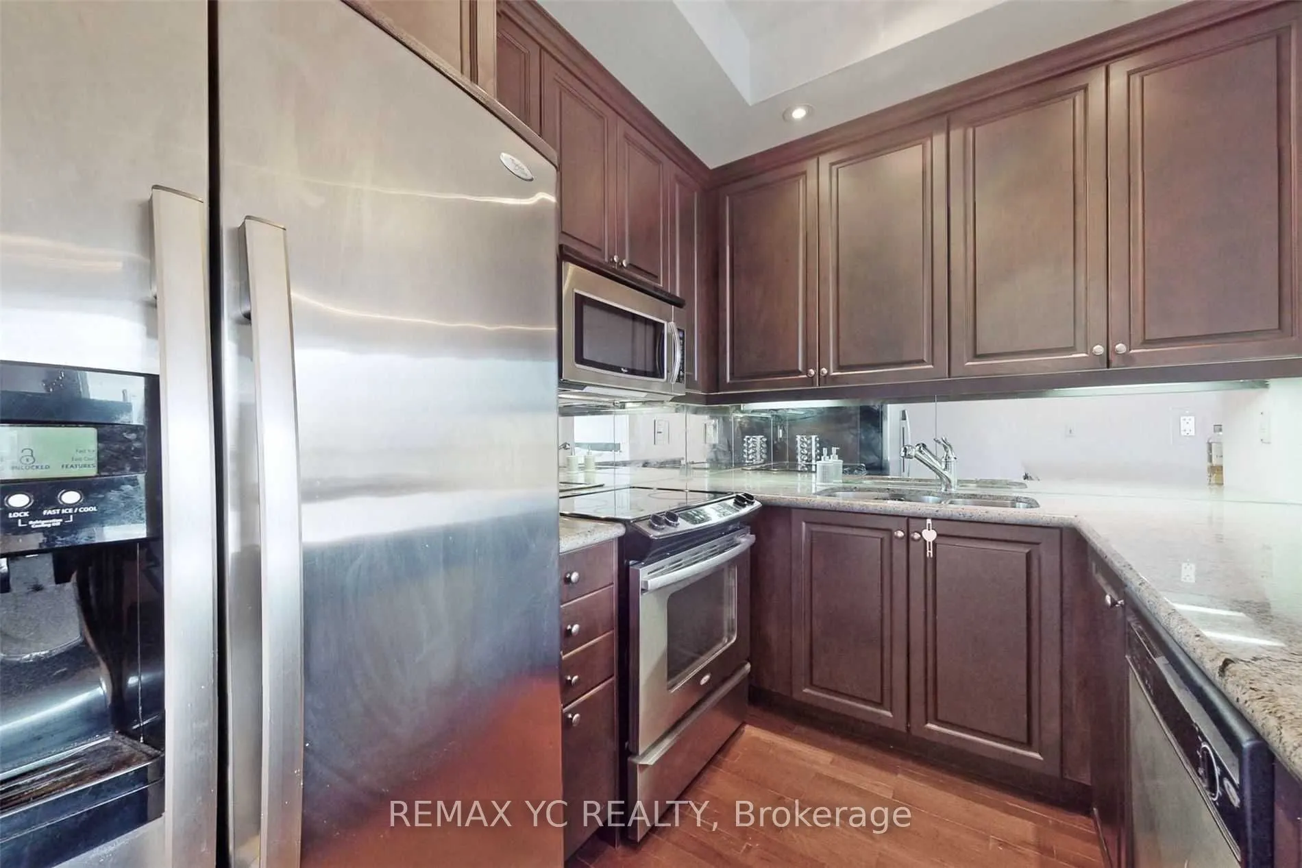 628 Fleet Street, #413