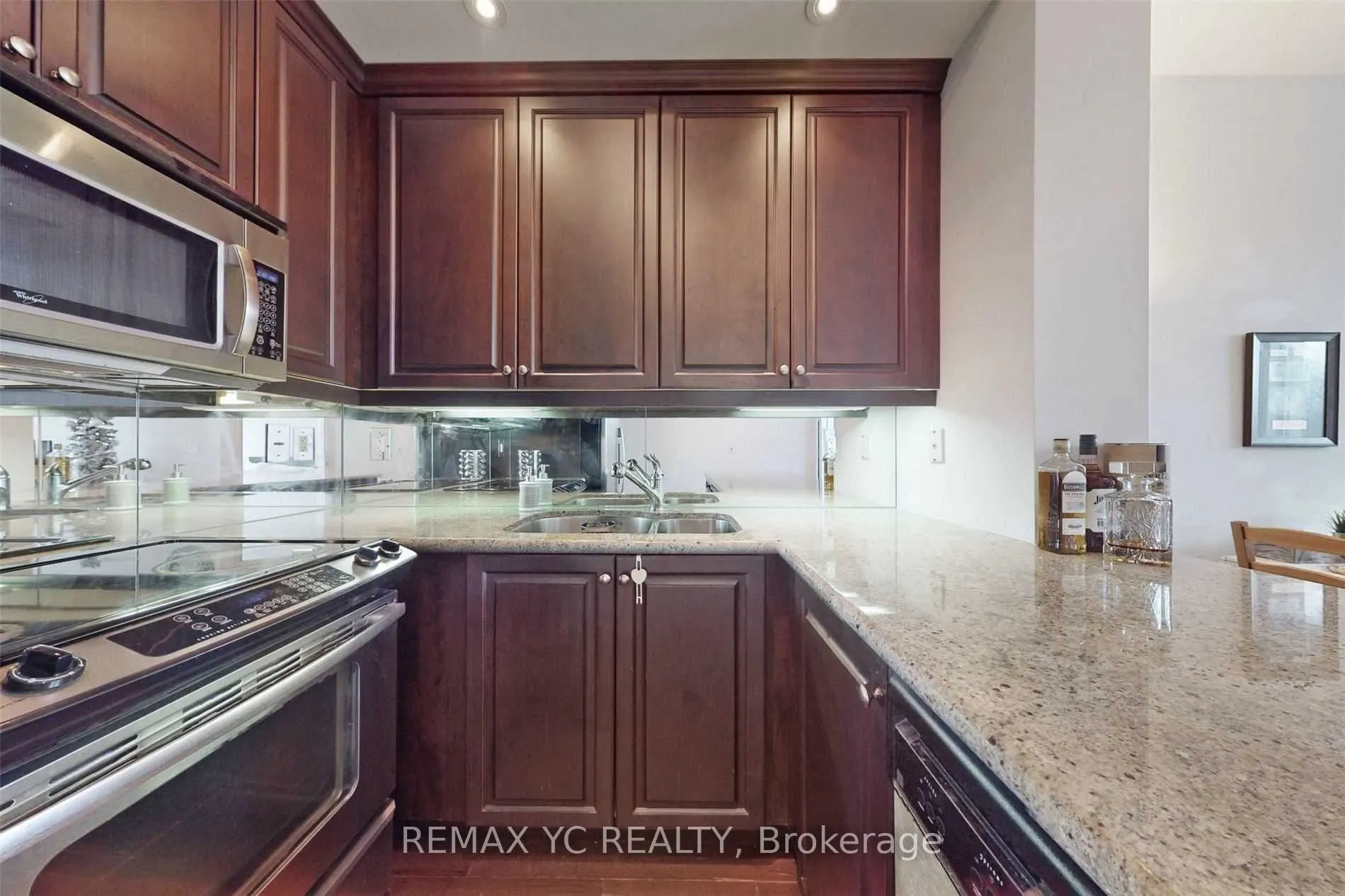 628 Fleet Street, #413