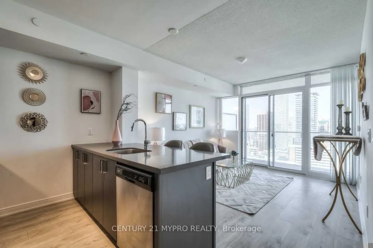 50 Wellesley Street E, #3903