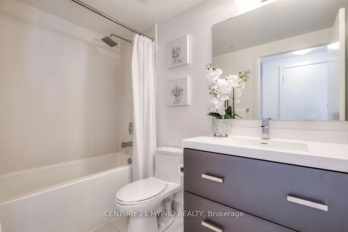 50 Wellesley Street E, #3903