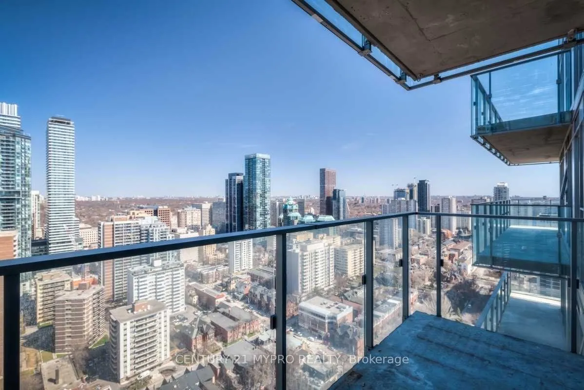 50 Wellesley Street E, #3903