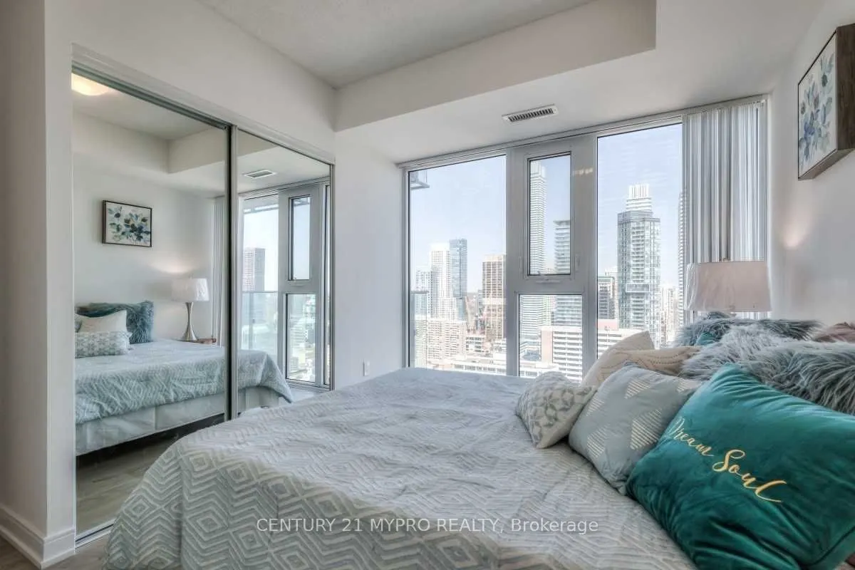 50 Wellesley Street E, #3903